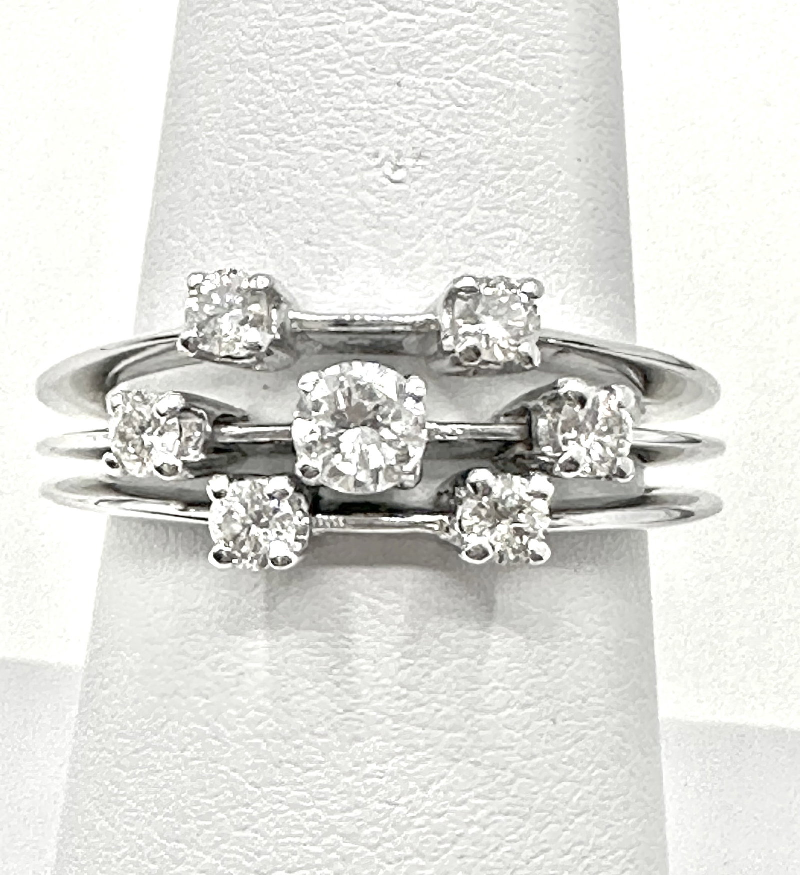 14KT White Gold Natural Diamond Fancy Ring Size 7.5 - J11272 (1 of 3)