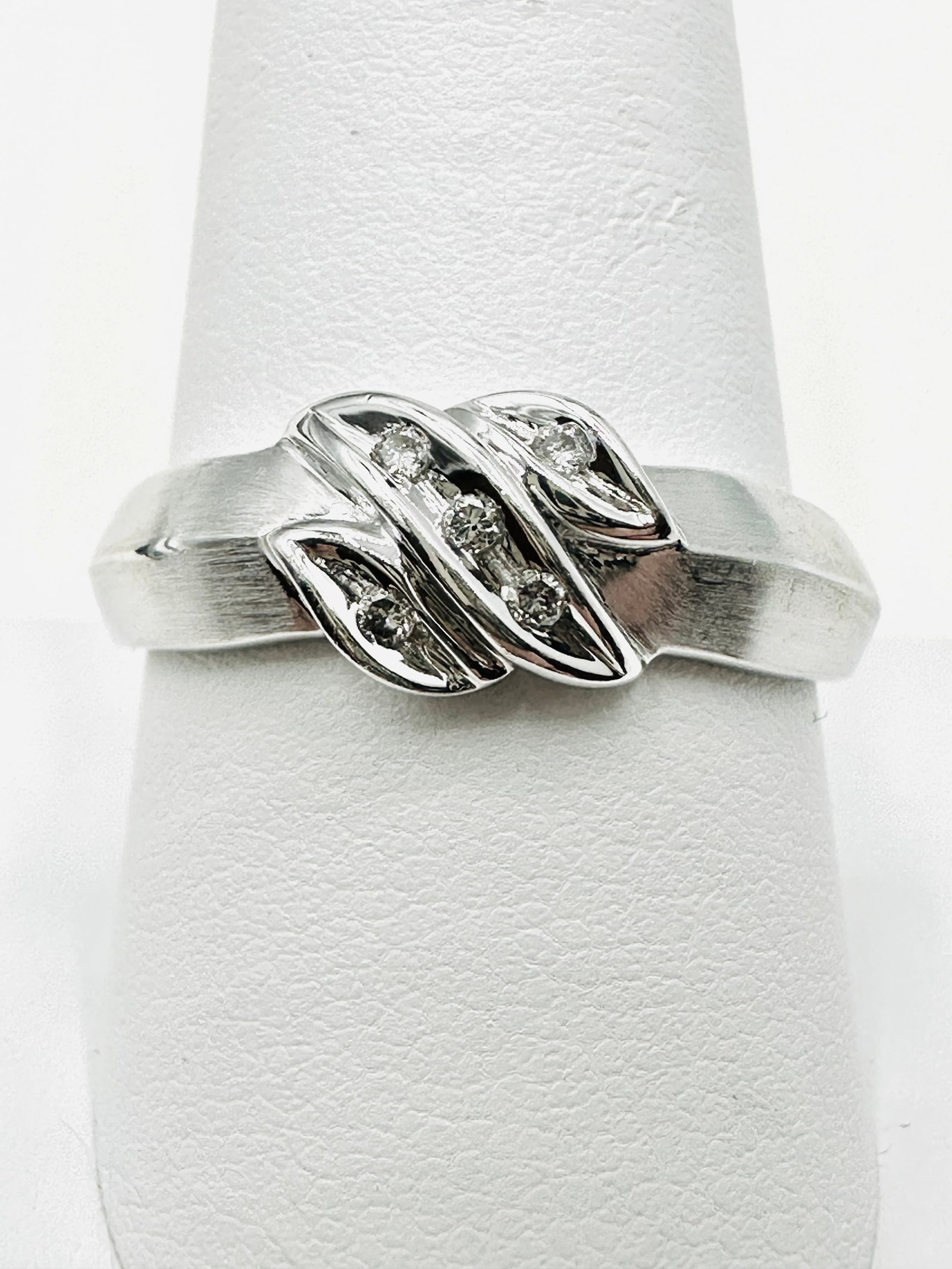 14KT White Gold Diamond Fancy Ring Size 9.75 - J11335 (1 of 3)