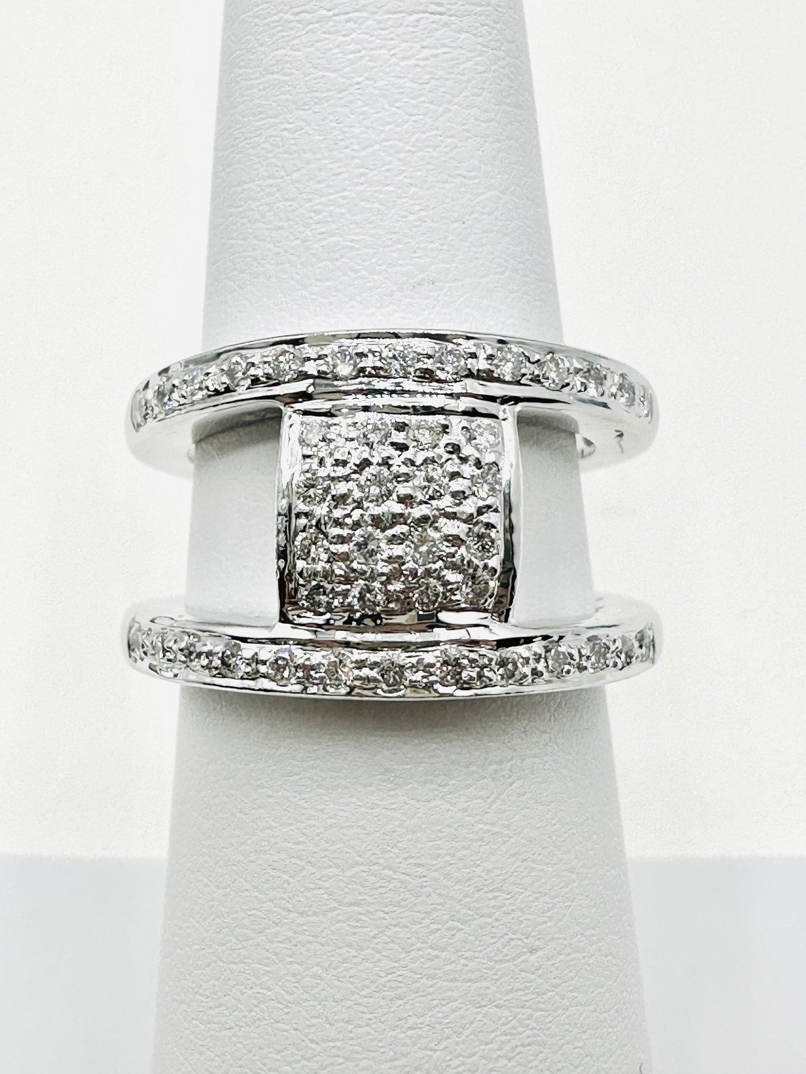 14KT White Gold Diamond Fancy Ring Size 6 - J11336 (1 of 3)