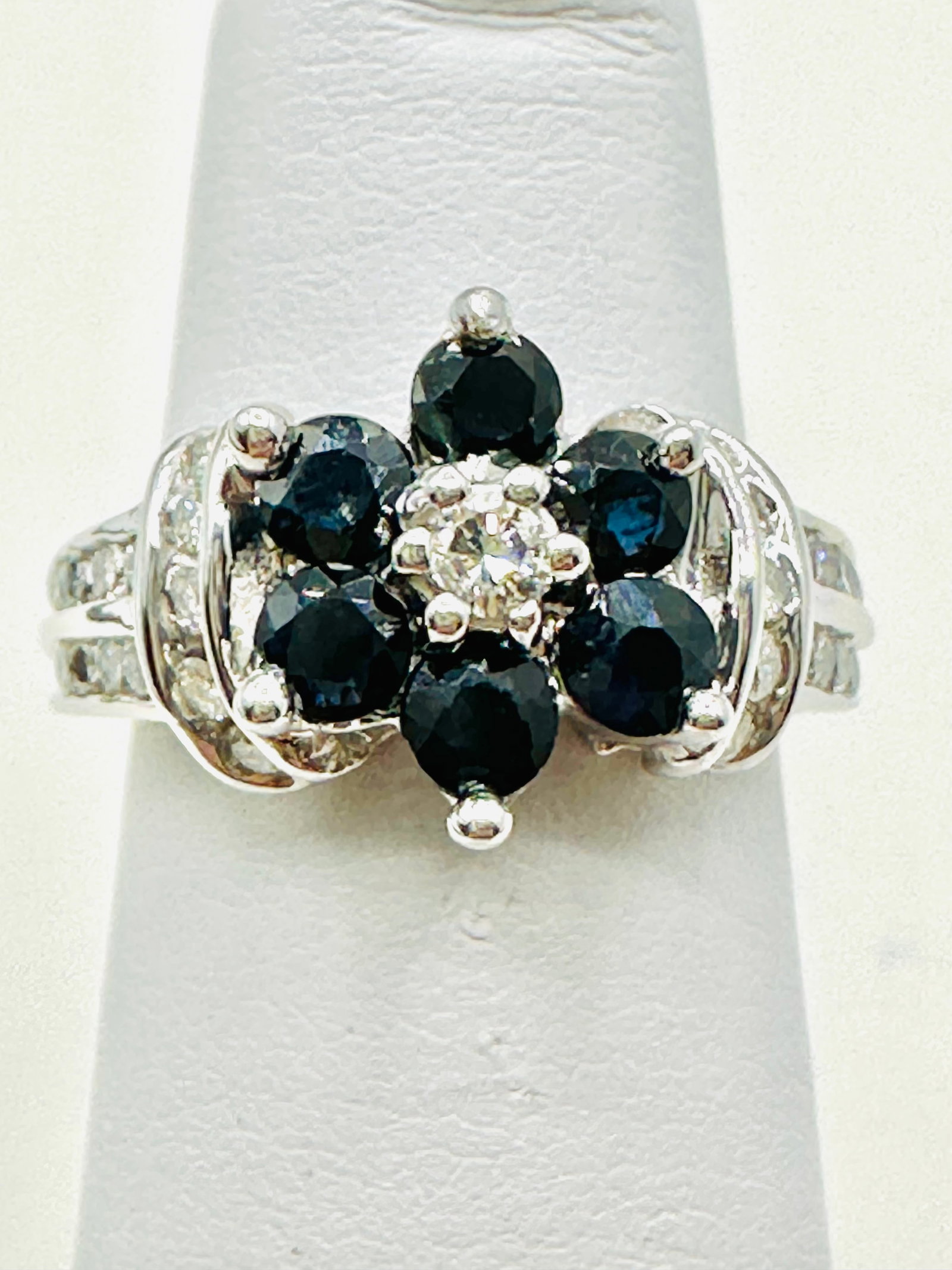 14KT White Gold Diamond And Sapphire Flower Ring Size 4 - J11360 (1 of 3)