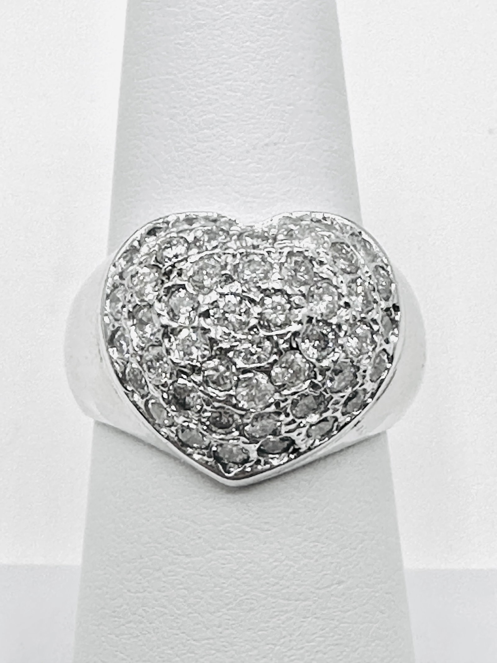 14KT White Gold Natural Diamond Heart Ring Size 6.75 - J11390 (1 of 3)