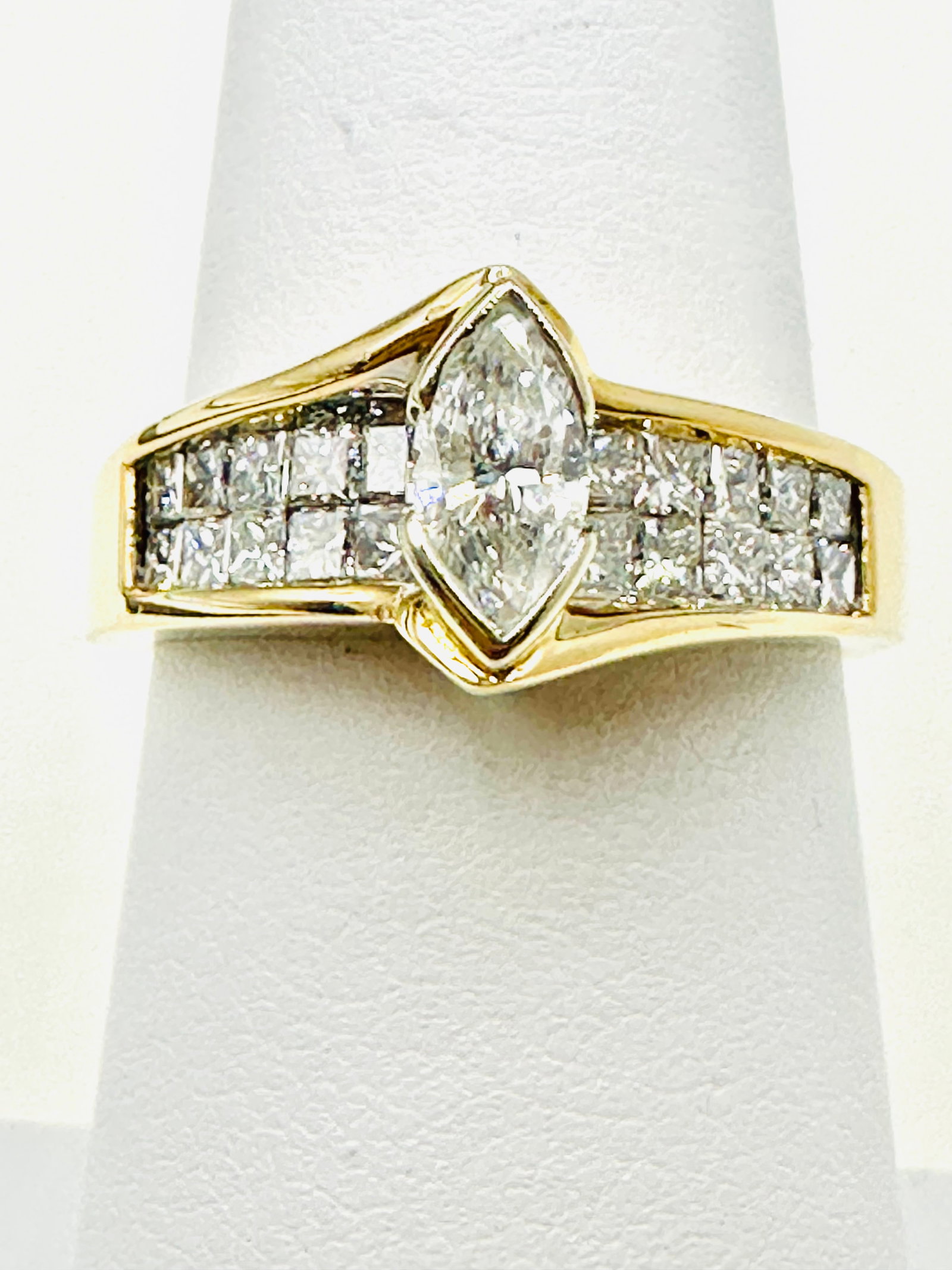 14KT Yellow Gold Natural Diamond Engagement Ring Size 6.5 - J11430 (1 of 3)