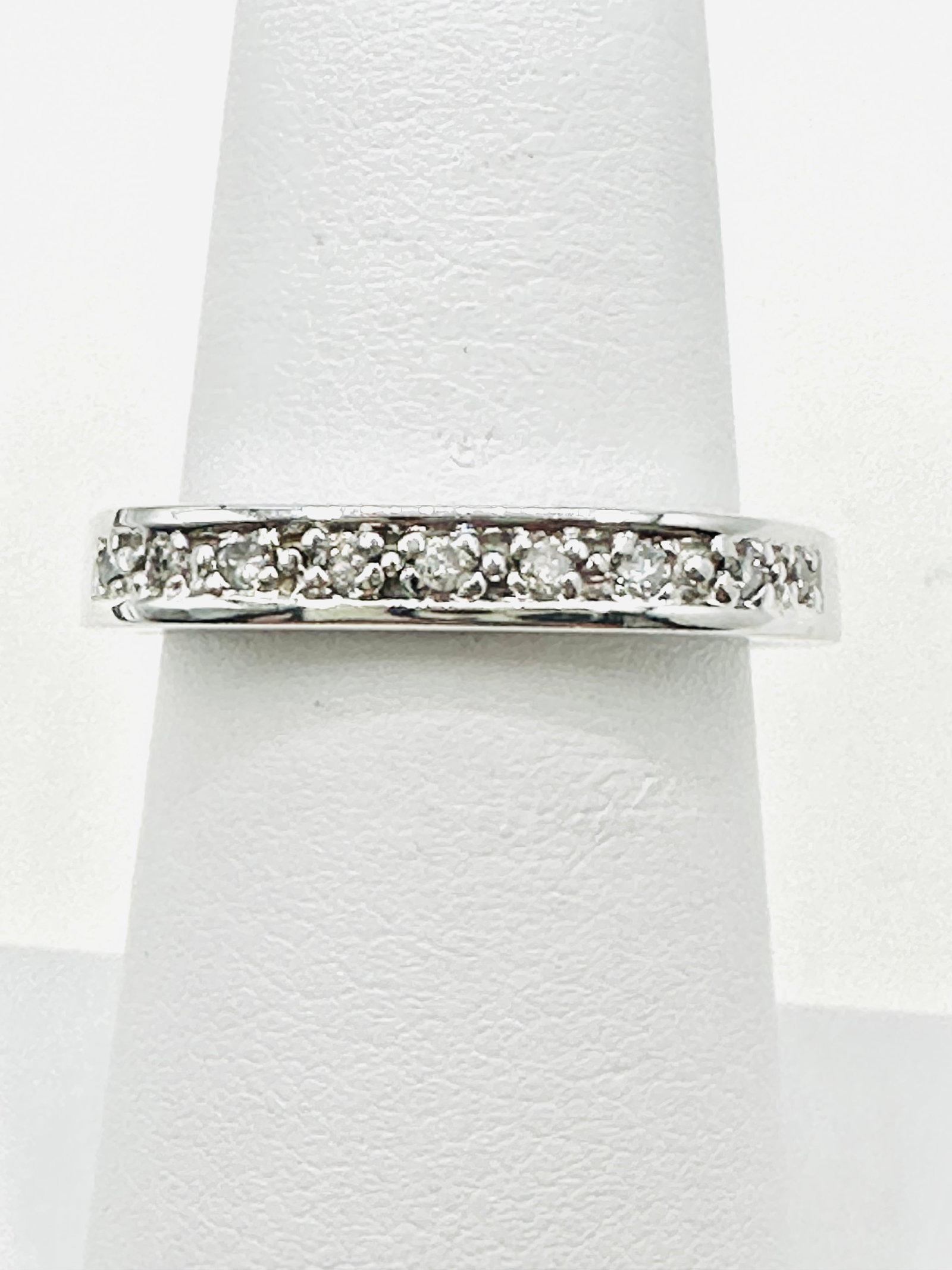 14Karat White Gold Natural Diamond Ring Size 6.75 - J11486 (1 of 3)