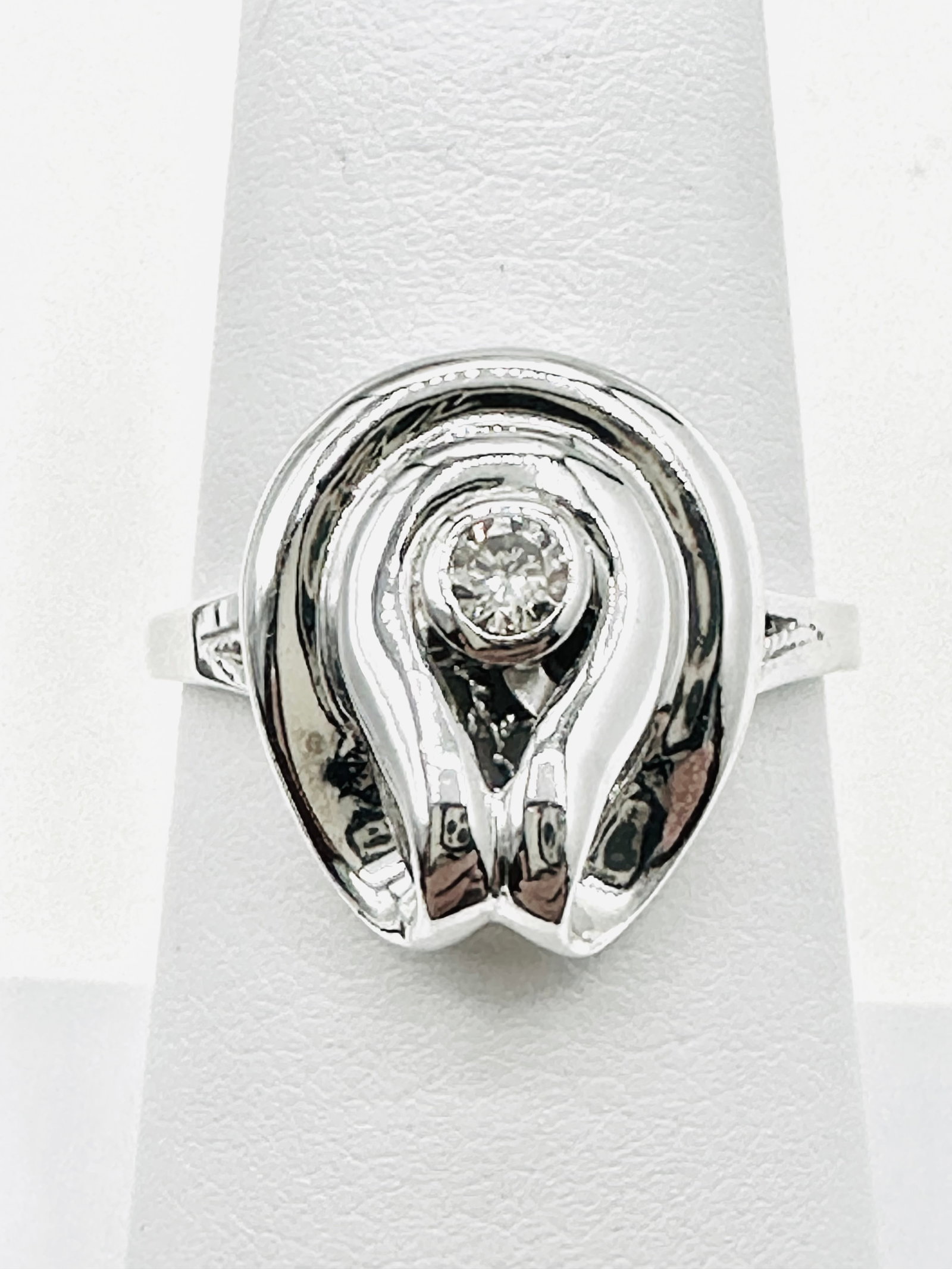 14Karat White Gold Natural Diamond Ring Size 7 - J11487 (1 of 3)