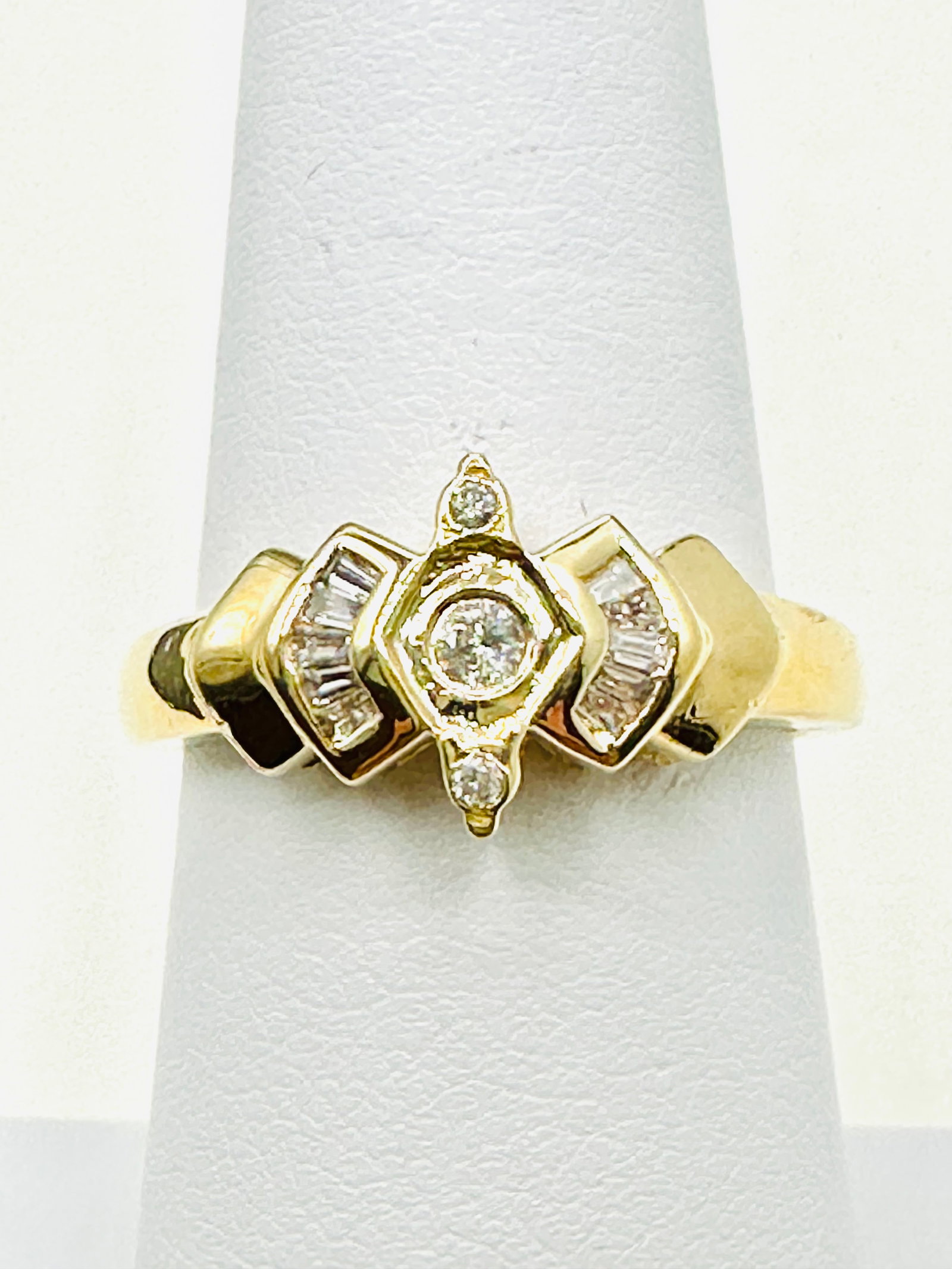 14 Karat Yellow Gold Natural Diamond Ring Size 7 - J11496 (1 of 3)