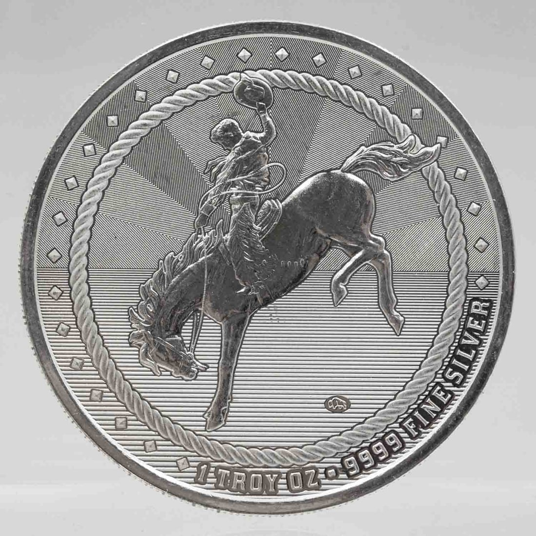 Scottsdale Mint Cowboy 1oz Silver Round: MLC25010933 Subject: Scottsdale Mint Cowboy 1oz Silver Round Medium: 999 Silver Year: Condition: MS BU Note: Any condition statement is given as an opinion and should not be treated as a statement of 