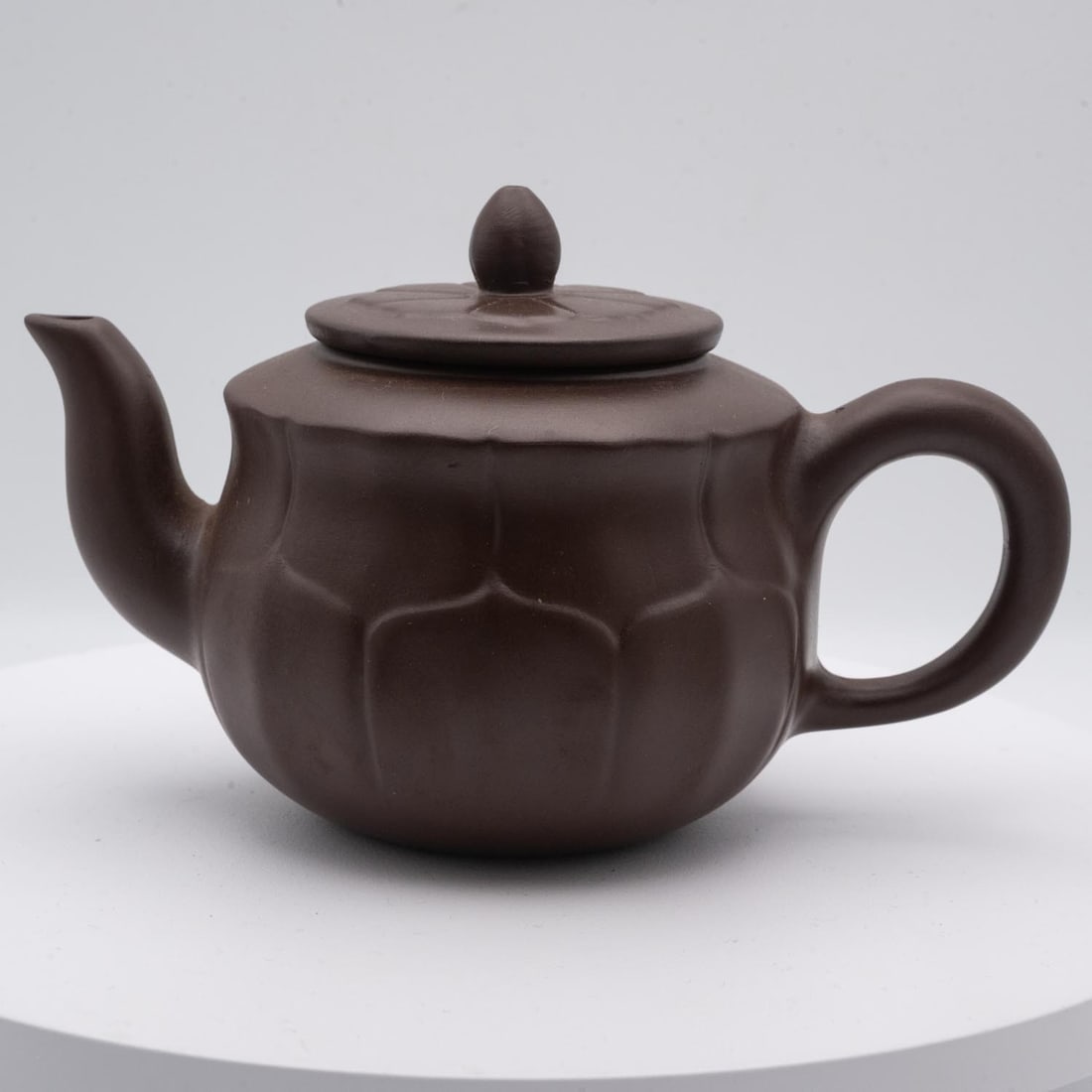 Old Chinese Purple Clay Tea Pot: Medium: Purple Clay Size: 6.5x3.5x3.5 inches Age/Detail: Old Chinese Condition: great overall, check photo for condition reference. Provenance: Collection from Estate in Tribecca Please view all the p