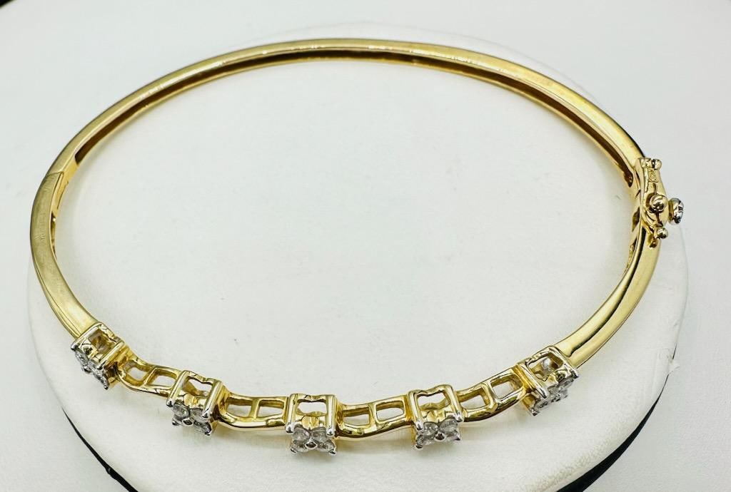 Natural Diamond Bangle Bracelet in 14KT Yellow Gold # 2196: # 2196 Natural Diamond Bangle Bracelet in 14KT Yellow Gold 20 Pieces Diamond 0.50 carat(t.w.) Weight: 9.80 grams Approx. Length: 7.75”