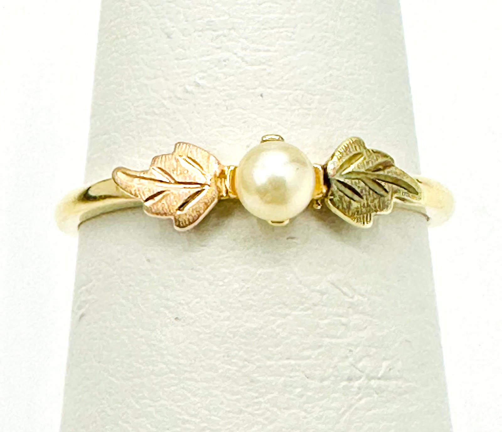 14KT Tricolor Gold Pearl Ring # 2268: # 2268 14KT Tricolor Gold Pearl Ring 1 piece culture freshwater pearl 3.5 mm, Ring Weight: 1.30 Grams Ring Size 5.75