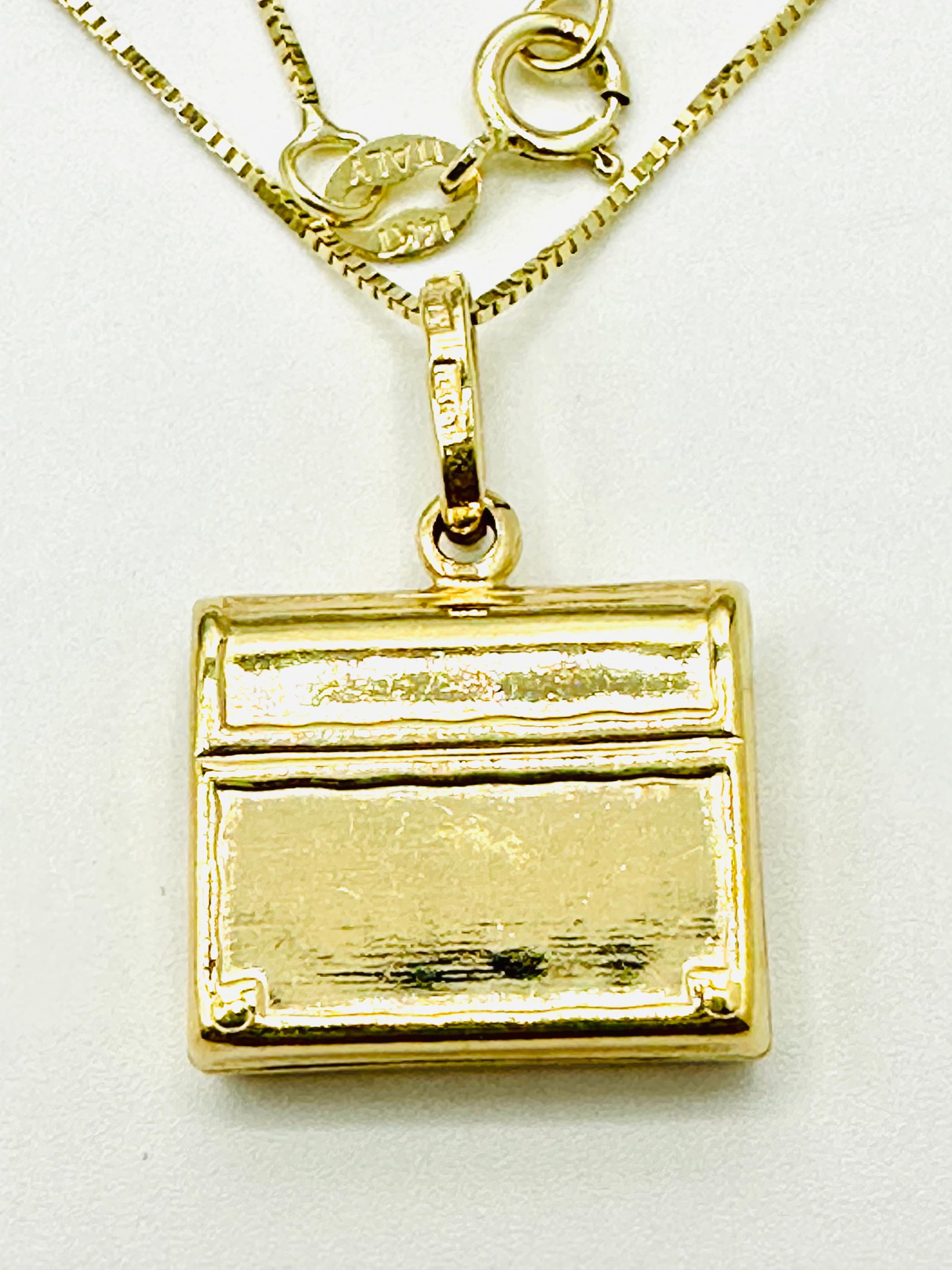 14KT Yellow Gold Briefcase and Chain # 2278 (1 of 4)