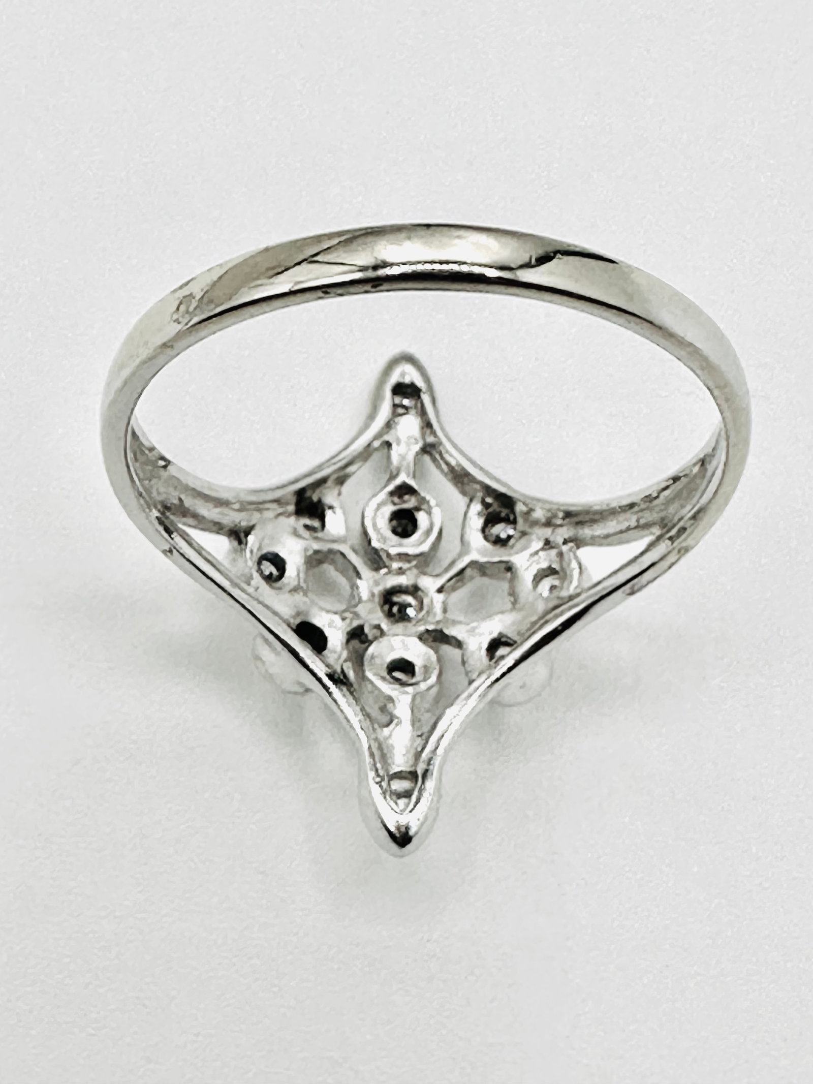 Natural Diamond Ring, 14KT White Gold # 2280: # 2280 Natural Diamond Ring, 14KT White Gold 11 pieces diamond 0.12 carat(t.w.) Ring Weight: 2.60 Grams Ring Size 7.25
