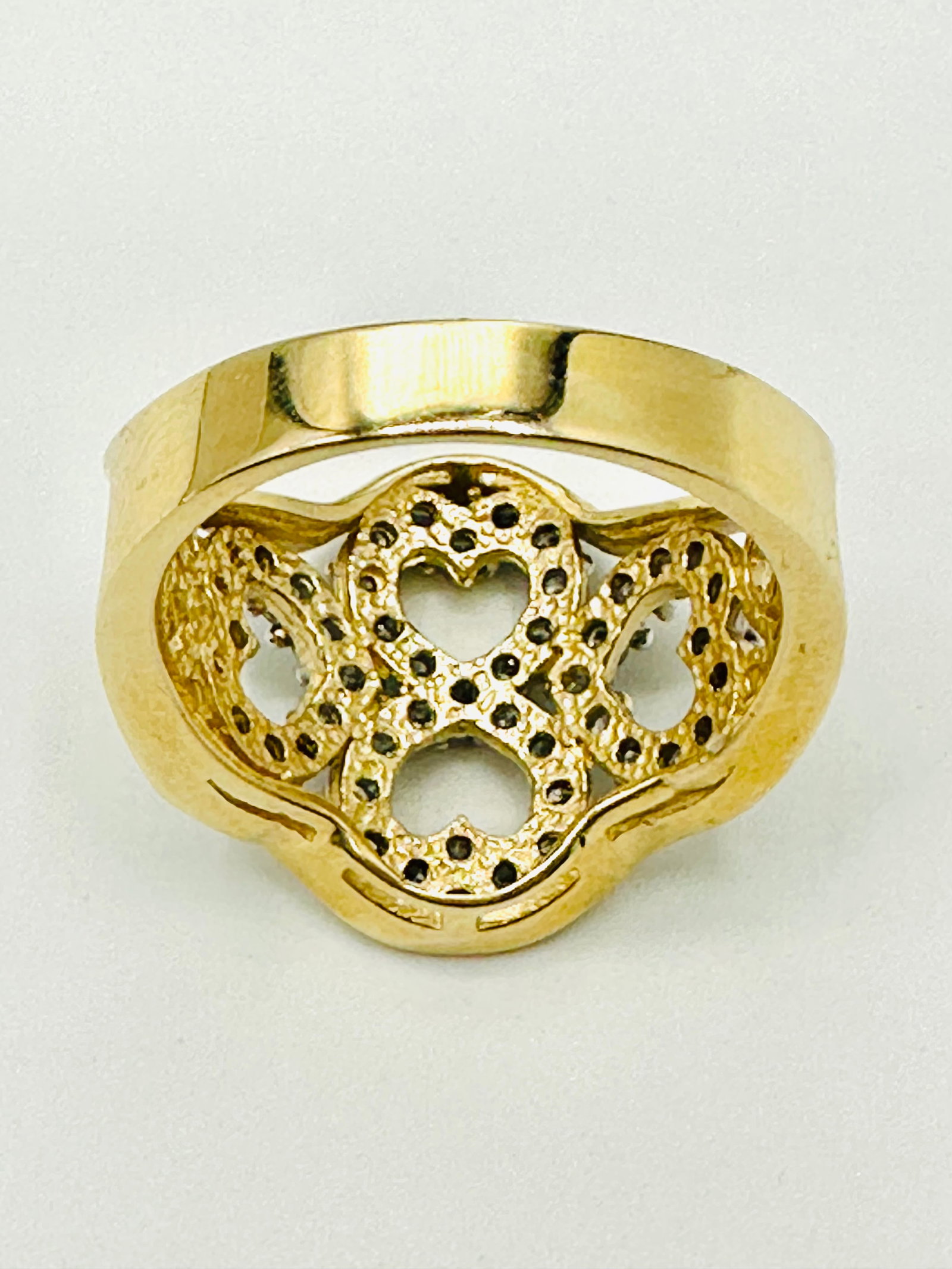 Natural Diamond Hearts Ring, 14KT Yellow Gold # 2290: # 2290 Natural Diamond Hearts Ring, 14KT Yellow Gold 47 pieces diamond 1.00 carat(t.w.) Ring Weight: 5.50 Grams Ring Size 7