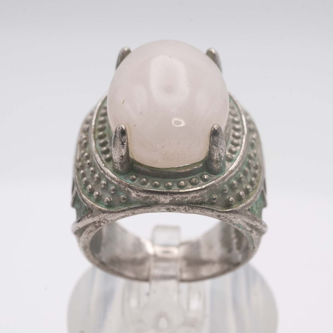 Vintage Silver Tone Rose Quartz Ring: Medium: Rose Quartz Size: US 6.75 Age/Detail: Vintage Silver Tone Condition: great overall, check photo for condition reference. Provenance: Collection from Estate in Williamsburg LiveShipping is NOT 