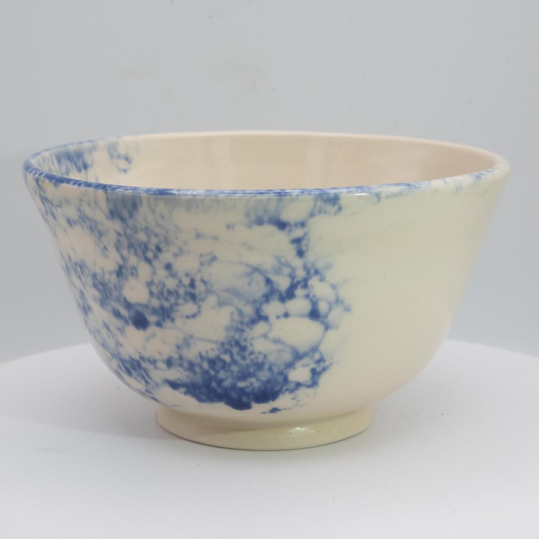 Vintage Blue And White Porcelain Bowl: Medium: Blue And White Porcelain Size: 5.3x5.3x3 inches Age/Detail: Vintage Condition: great overall, check photo for condition reference. Provenance: Collection from Estate in Williamsburg LiveShippi