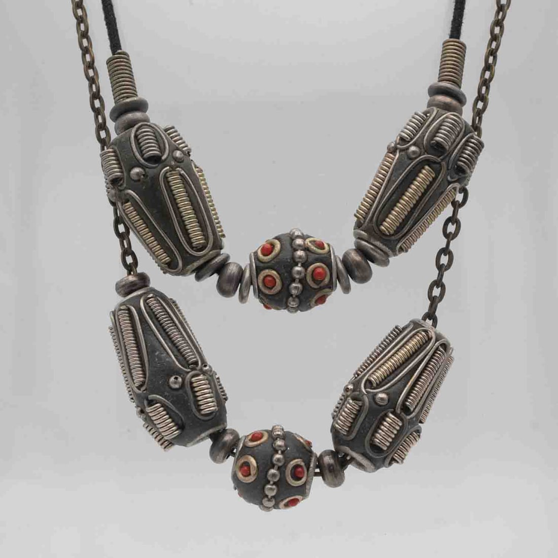 Lot Of 2 Vintage Art Deco Metal And Gems Necklace: Medium: Metal And Gems Size: 28 inches metal chain Age/Detail: Lot Of 2 Vintage Art Deco Condition: great overall, check photo for condition reference, Please view all the photos as they are part of t