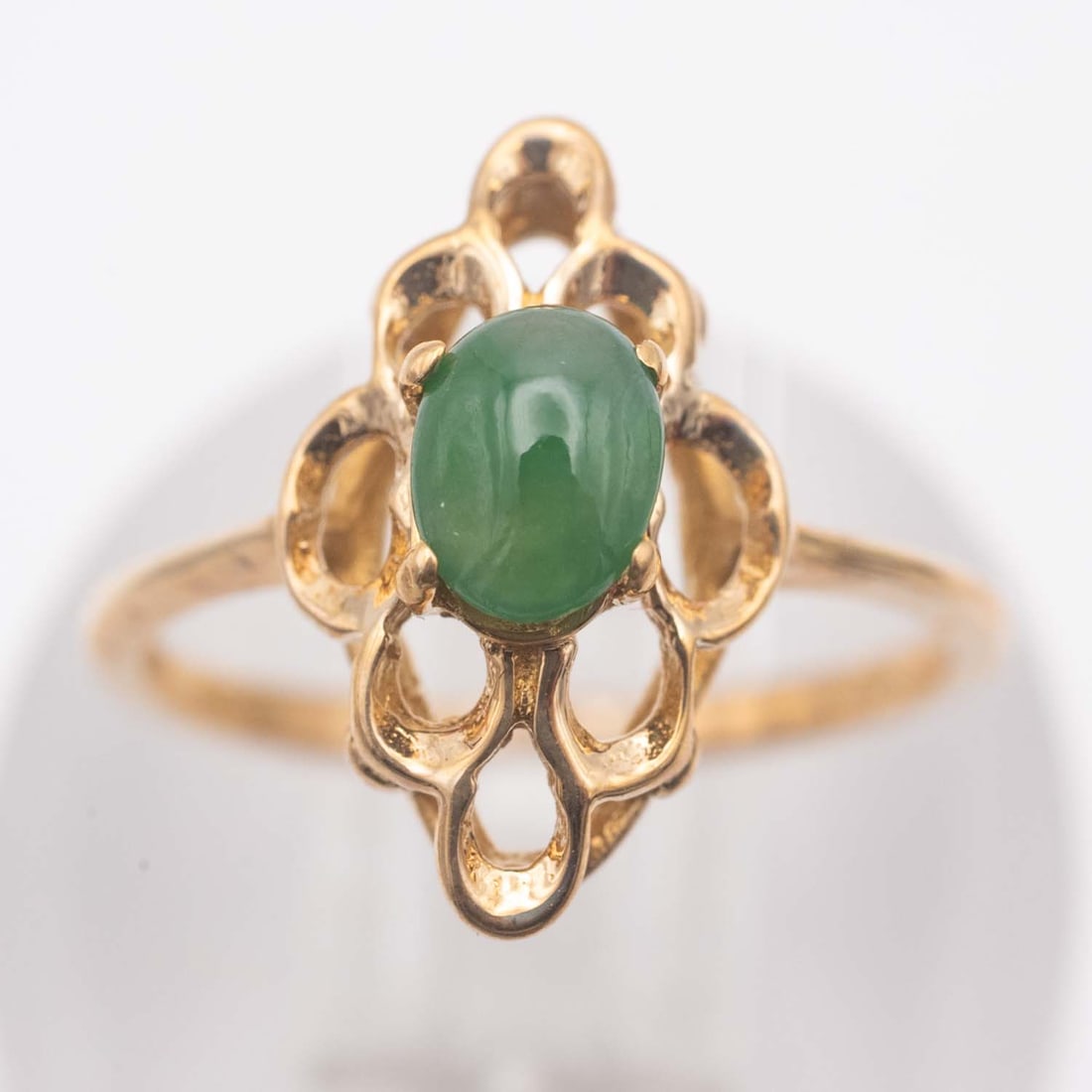 14K Gold Natural Glassy Green Jadeite Ring: Medium: Natural Glassy Green Jadeite Size: US5.5, 2.2 gram Age/Detail: 14K Gold Condition: great overall, check photo for condition reference. Provenance: Collection from Estate in Tribecca LiveShippi