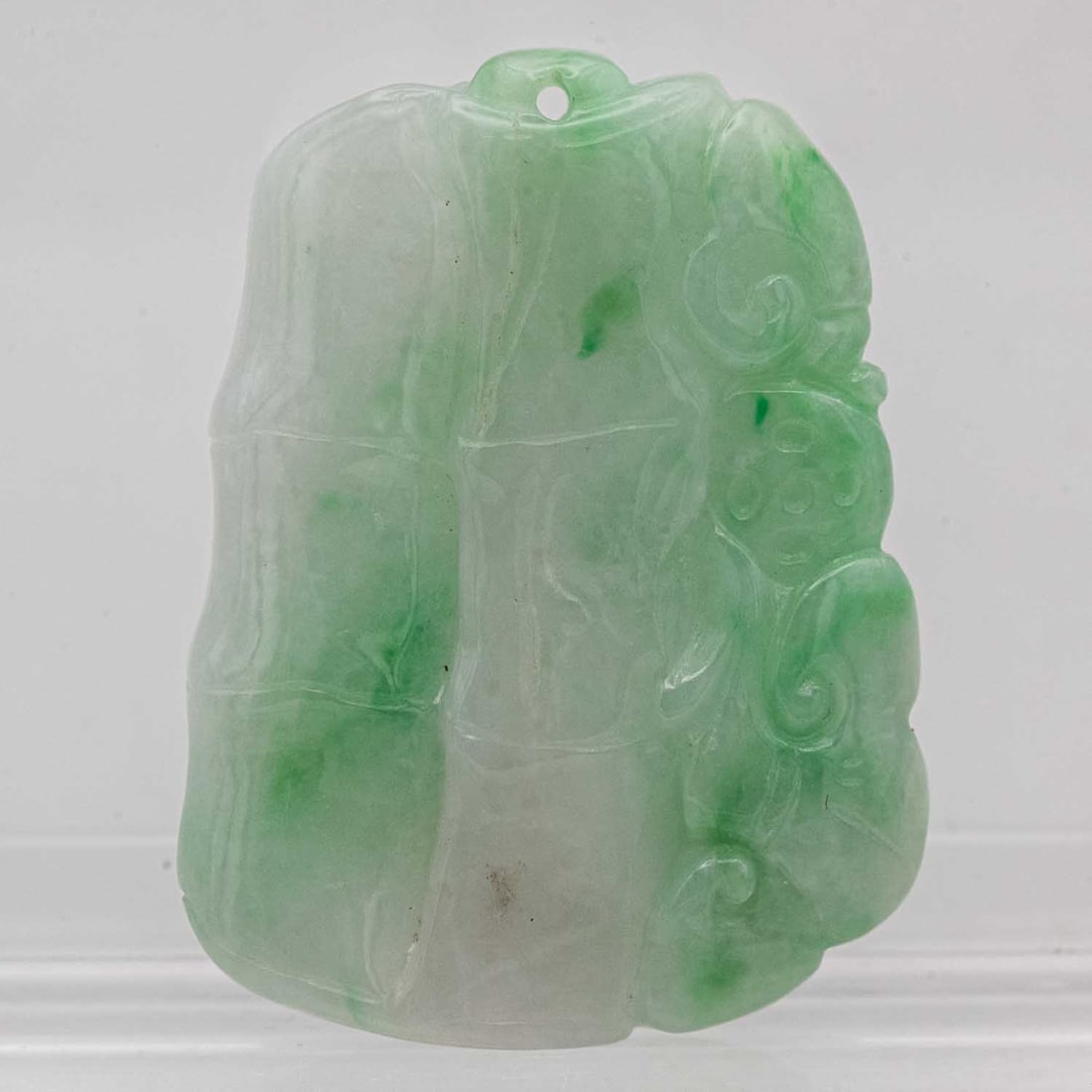 Chinese Carved Natural Neprhite Jade Bamboo Pendant: Medium: Natural Neprhite Jade Size: 1.3x1x0.3 inches Age/Detail: Chinese Carved Condition: great overall, check photo for condition reference. Provenance: Collection from Estate in Williamsburg LiveSh