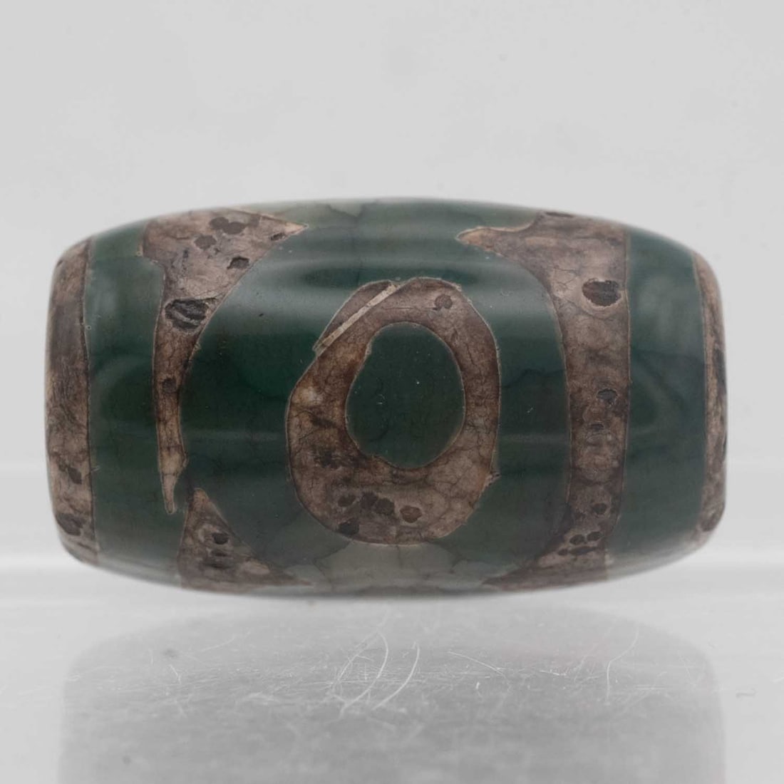 Old Chinese Tibetan Agate Dzi Bead: Medium: Agate Size: 1x0.6 inches Age/Detail: Old Chinese Tibetan Condition: great overall, check photo for condition reference. Provenance: Collection from Estate in Williamsburg LiveShipping is NOT a