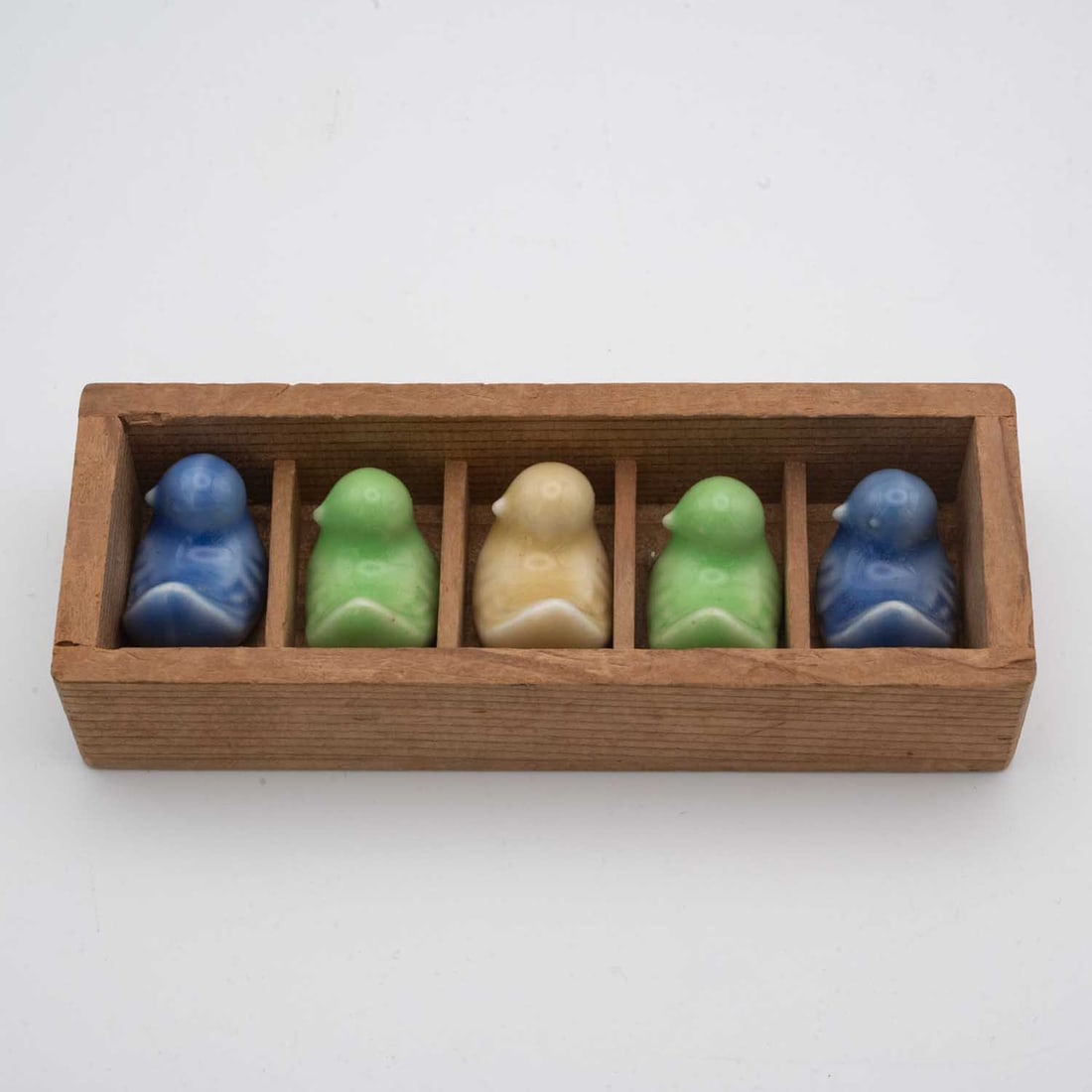 Vintage Japanese Porcelain Chopstick Rests With Original Wood Box: Medium: Porcelain Size: 1x0.8x0.8 each piece Age/Detail: Vintage Japanese Condition: great overall, check photo for condition reference Provenance: Collection from Estate in Tribecca Please view all t