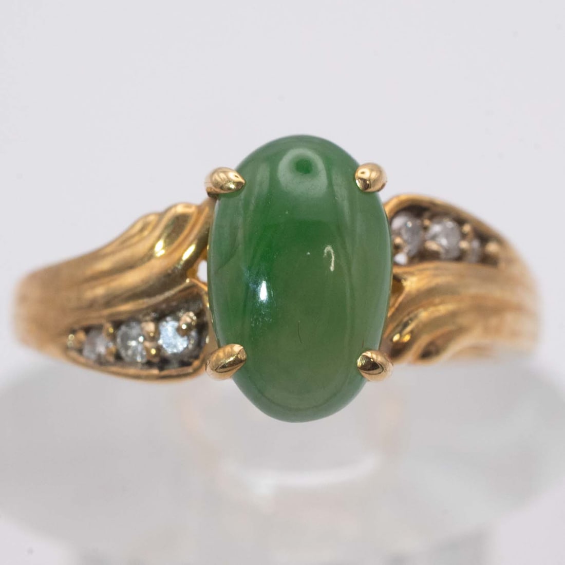 Vintage 14k Gold Icy Green Jadeite Ring: Medium: Icy Green Jadeite Size: US6.5, 3gram Age/Detail: Vintage 14k Gold Condition: great overall, check photo for condition reference. Provenance: Collection from Estate in Williamsburg LiveShipping