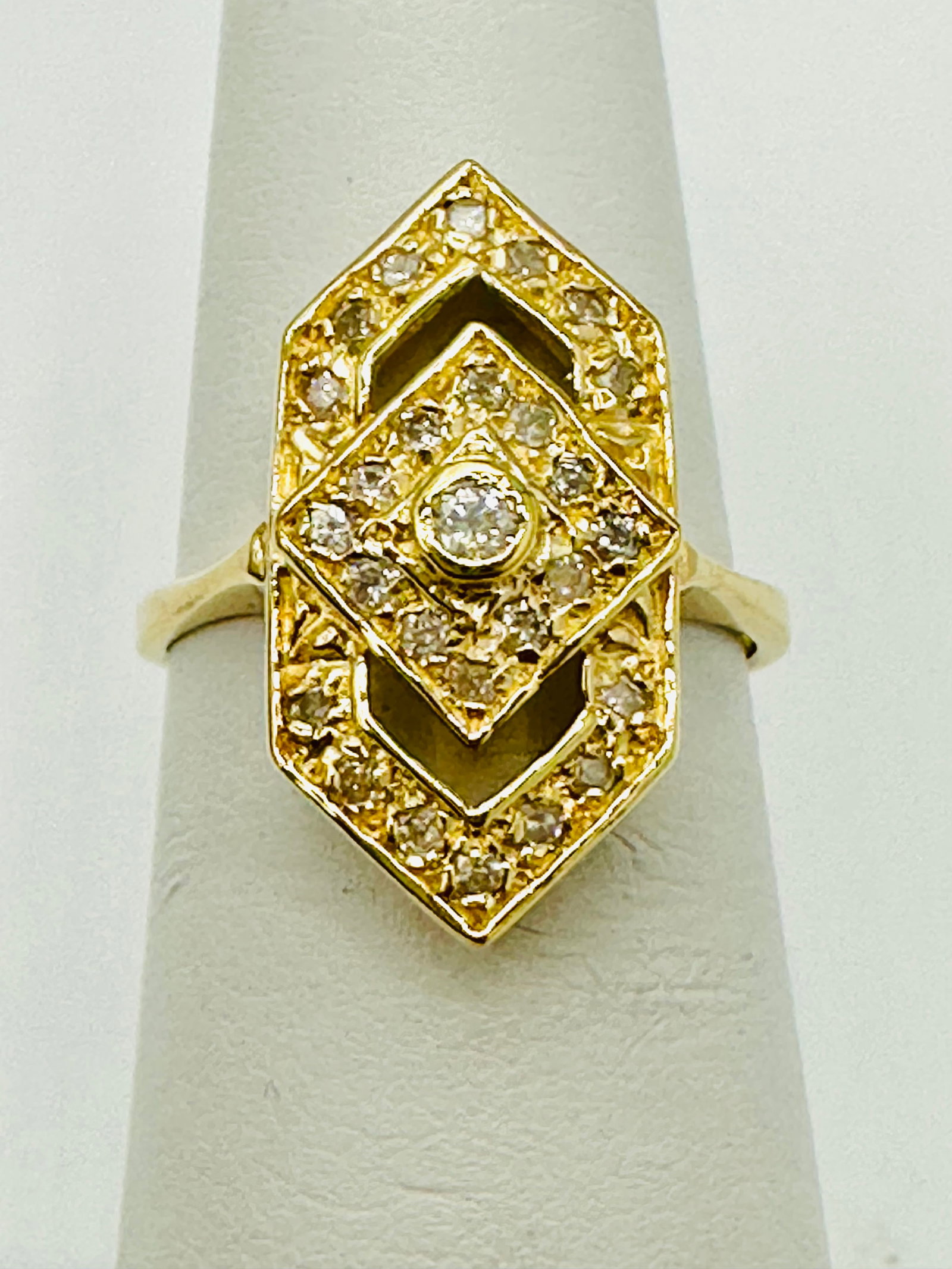 Natural Diamond Ring,14KT Yellow Gold # 2759: # 2759 Natural Diamond Ring,14KT Yellow Gold 27 pieces diamond 0.45 carat( t.w.) Ring Weight: 3.50 grams(t.w.) Ring Size: 5.25
