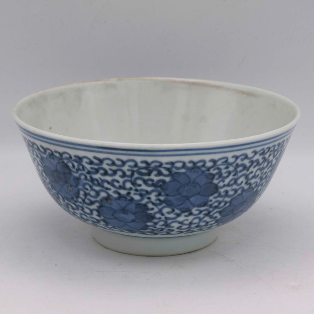 Antique Chinese Wanyu Mark Blue And White Porcelain Bowl: Medium: Blue And White Porcelain Size: 5x5x2.3 inches Age/Detail: Antique Chinese Wanyu Mark Condition: great overall, check photo for condition reference. Provenance: Collection from Estate in Willia