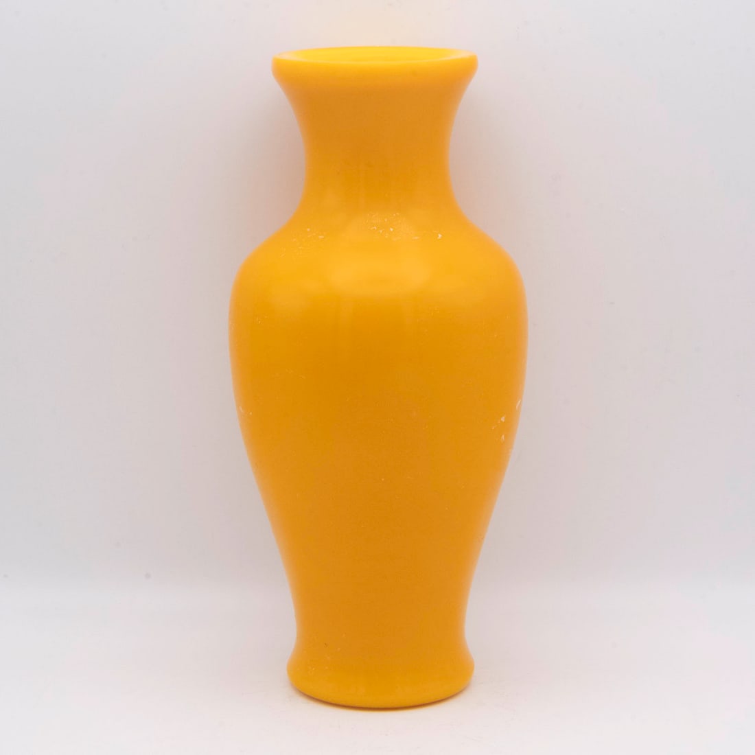 Antique Chinese Yellow Peking Glass Baluster Vase: Medium: Yellow Peking Glass Size: 3.6x3.6x8 inches Age/Detail: Antique Chinese Condition: great overall, check photo for condition reference. Provenance: Collection from Estate in Williamsburg LiveShi