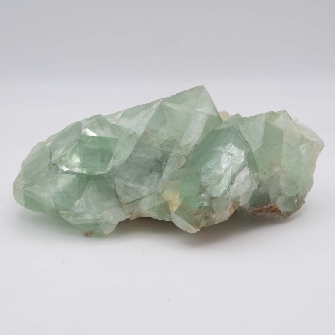 Natural Green Fluorite Crystal Cluster: Medium: Green Fluorite Size: 6x3.2x2.3 inches Age/Detail: Natural Condition: great overall, check photo for condition reference. Provenance: Collection from Estate in Williamsburg LiveShipping is NOT 