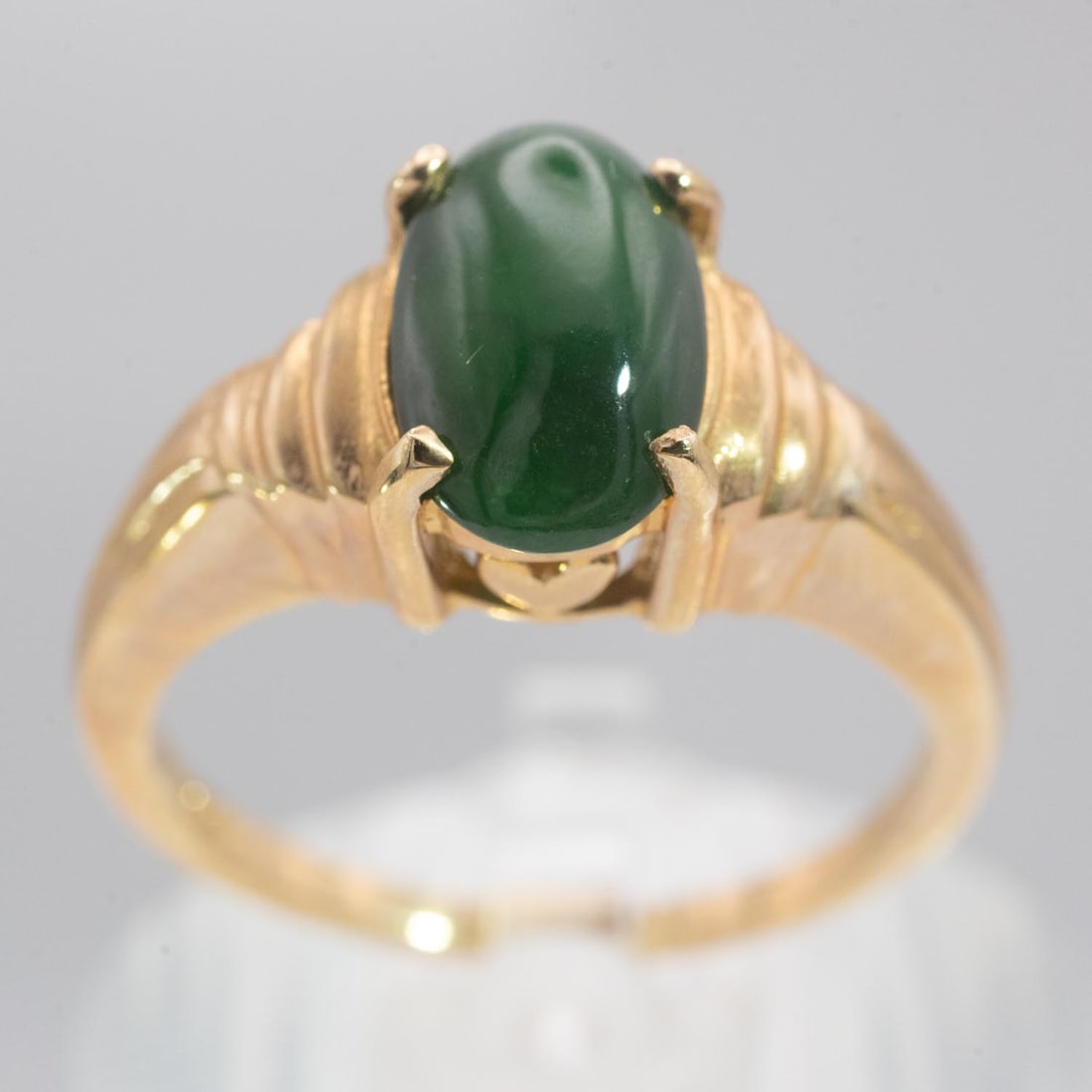 14k Gold Natural Icy Green Jade Ring: Medium: Natural Icy Green Jade Size: US7, 4.75gram Age/Detail: 14k Gold Condition: great overall, check photo for condition reference. Provenance: Collection from Estate in Williamsburg LiveShipping i