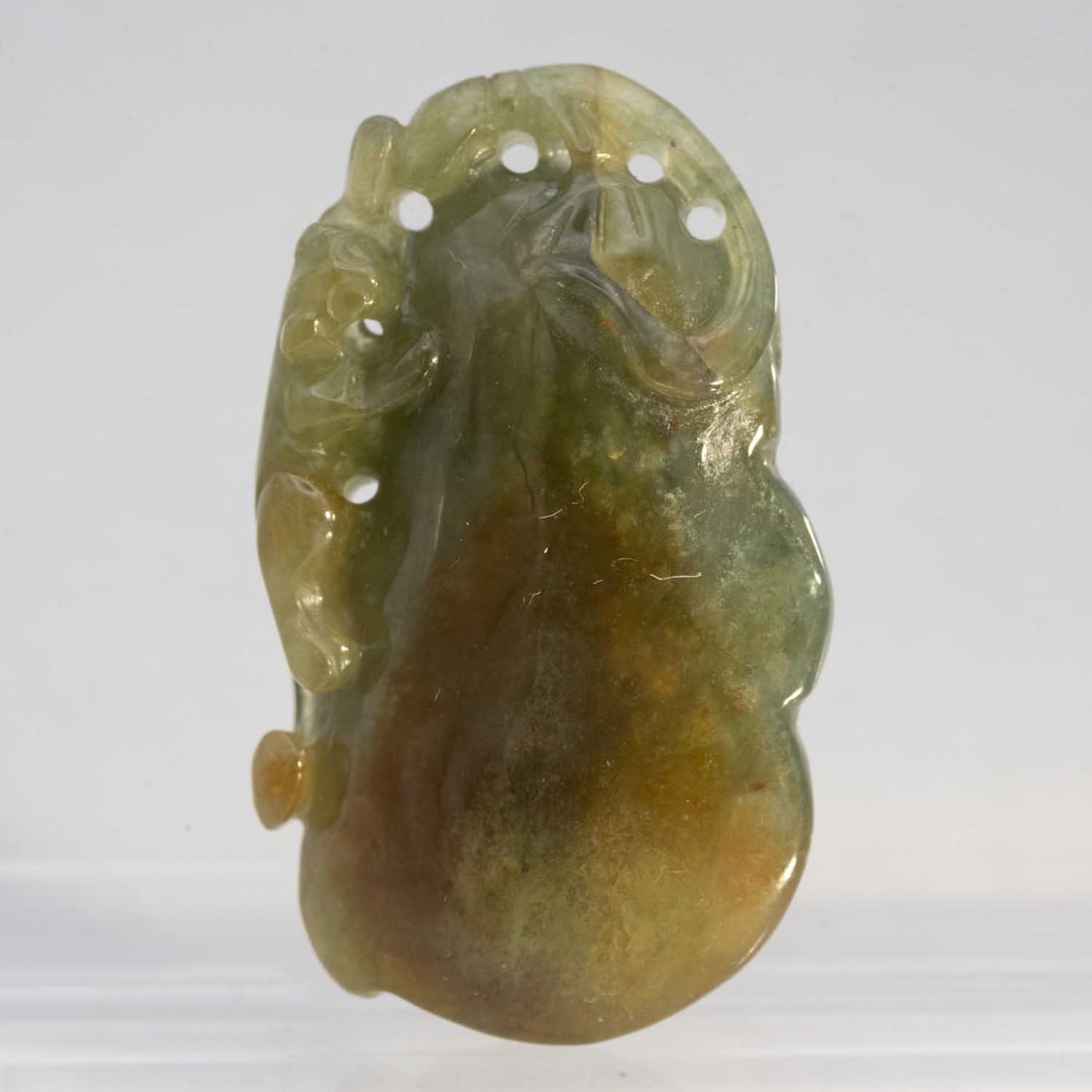 Chinese Carved Nephrite Green Jade Gourd Pendant: Medium: Nephrite Green Jade Size: 1.3x0.7x0.4 inches Age/Detail: Chinese Carved Condition: great overall, check photo for condition reference. Provenance: Collection from Estate in Williamsburg LiveSh
