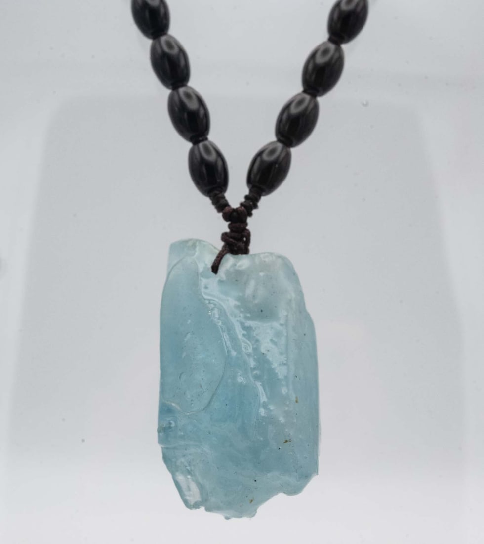 Tibetan Aquamarine And Onyx Beads Necklace: Medium: Aquamarine And Onyx Beads Size: 3.8x2x2.2 cm Aquamarine Pendant, necklace length adjustable Age/Detail: Tibetan Condition: Great, check photo for condition reference Provenance: Collection fro