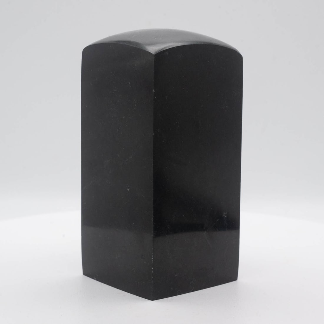 Chinese Carved Onyx Large Seal Stamp Material: Medium: Onyx Size: 4x1.7x1.7 inches Age/Detail: Chinese Carved Condition: great overall, check photo for condition reference. Provenance: Collection from Estate in Tribecca LiveShipping is NOT a part 