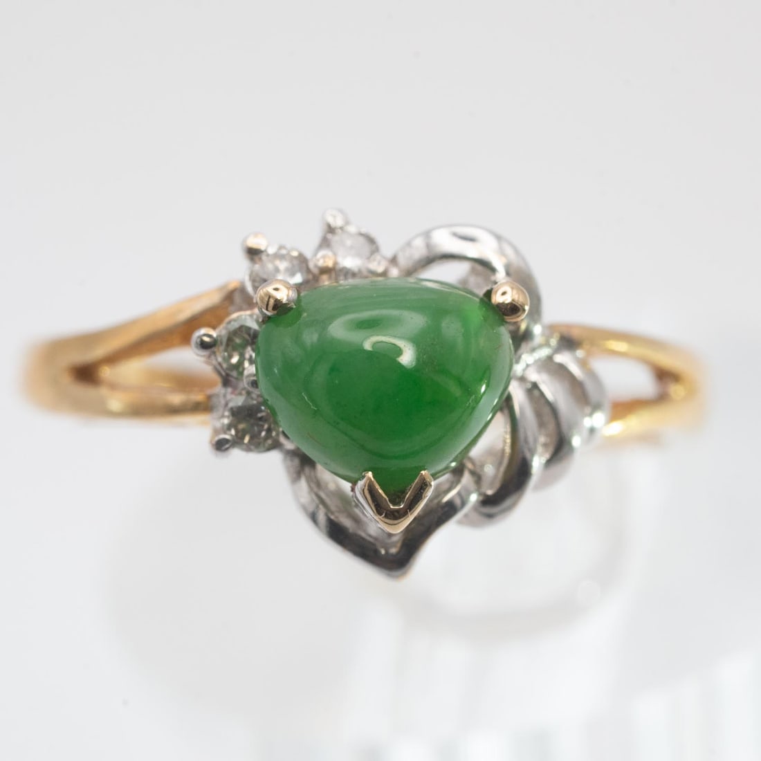 14k Gold Natural Nephrite Green Jade Cabochon Ring: Medium: Natural Nephrite Green Jade Cabochon Size: US7, 1.9gram Age/Detail: 14k Gold Condition: great overall, check photo for condition reference. Provenance: Collection from Estate in Williamsburg L