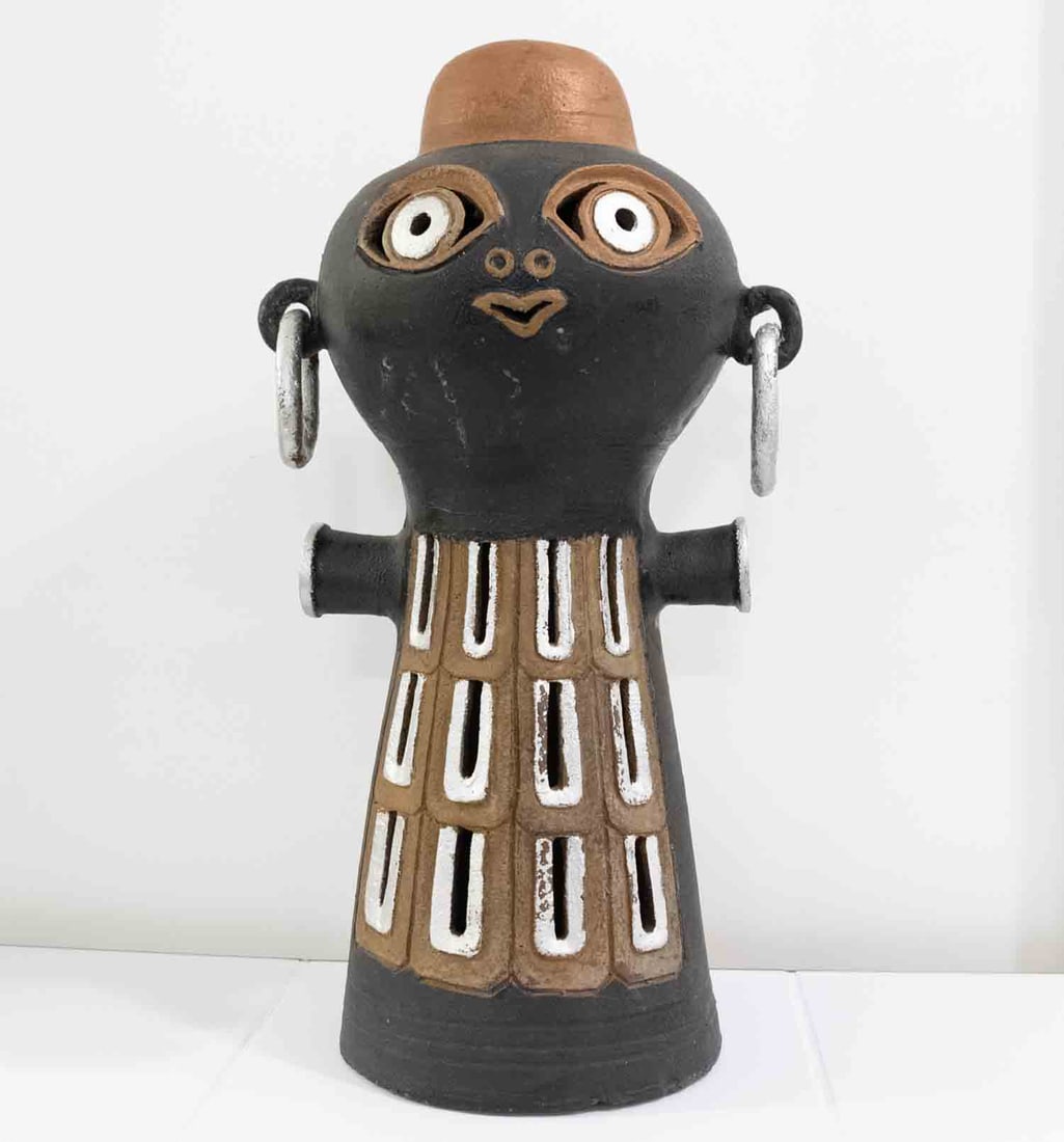 Old Hand Made African Clay Doll: Medium: Clay Size: 21x9 inches Age/Detail: Old Hand Made African Condition: Great, blemishes, check photo Provenance: Collection from Estate in Tribecca Please view all the photos as they are part of 