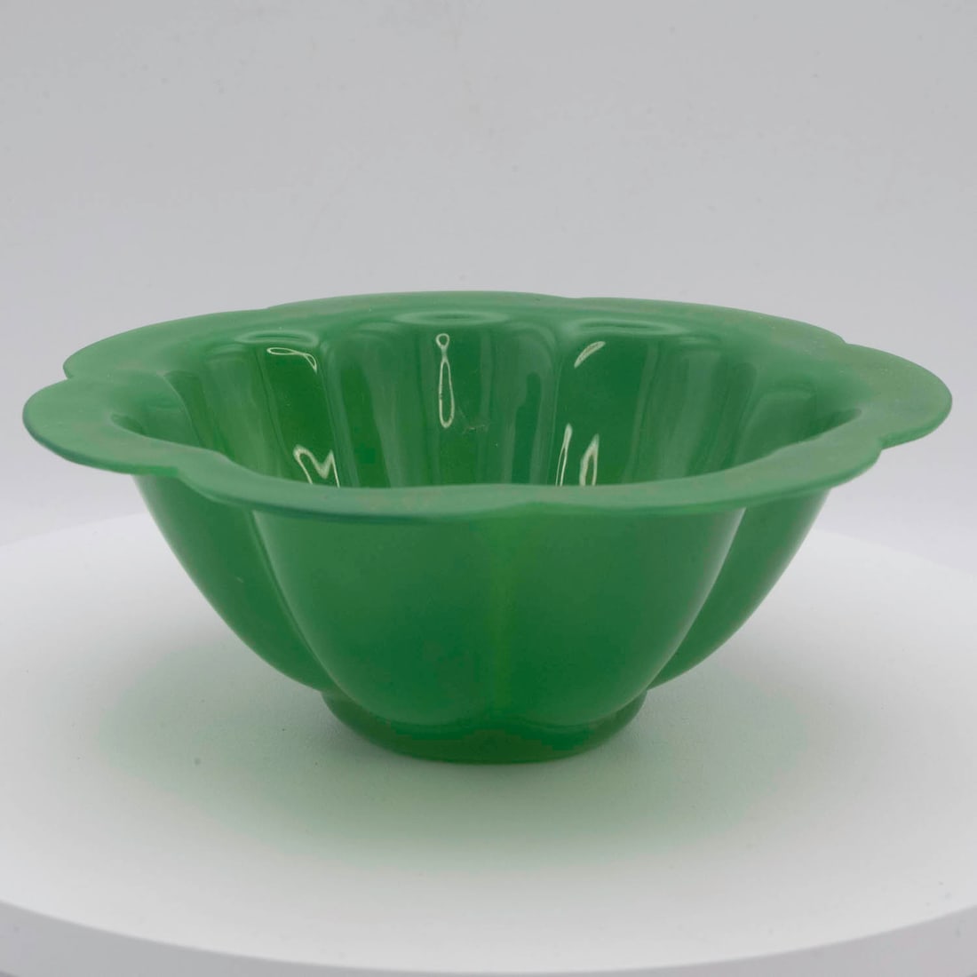 Old Chinese Green Peking Glass Lotus Form Bowl: Medium: Green Peking Glass Size: 5.5x5.5x2.2 inches Age/Detail: Old Chinese Condition: great overall, check photo for condition reference. Provenance: Collection from Estate in Williamsburg LiveShippi