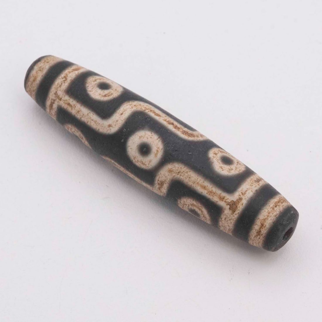 Old Chinese Tibetan Agate Dzi Bead: Medium: Agate Size: 2.3x0.6x0.6 inches Age/Detail: Old Chinese Tibetan Condition: great overall, check photo for condition reference. Provenance: Collection from Estate in Williamsburg LiveShipping is