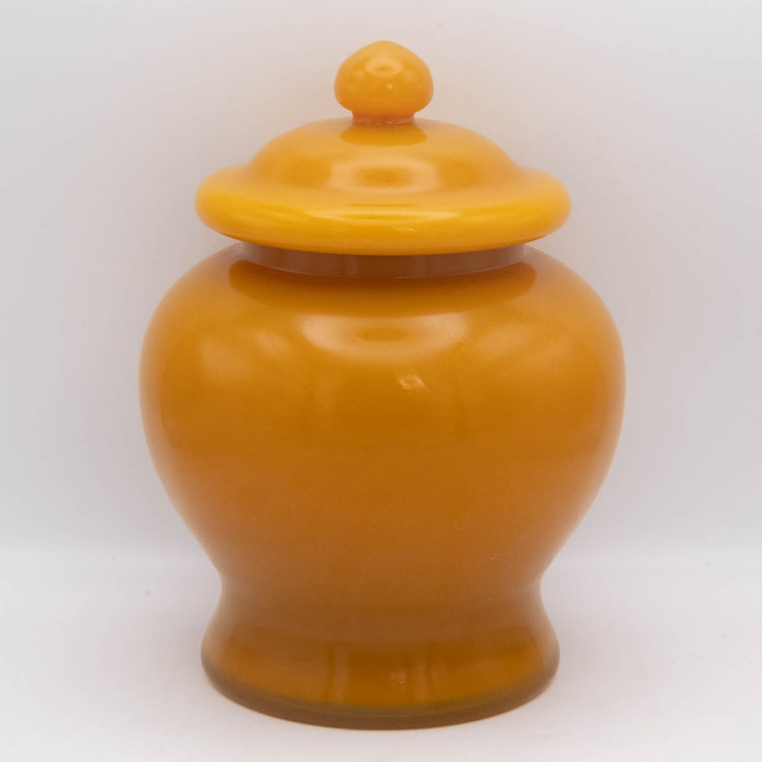 Antique Chinese Yellow Peking Glass Urn With Lid: Medium: Yellow Peking Glass Size: 6x6x8.5 inches Age/Detail: Antique Chinese Condition: great overall, check photo for condition reference. Provenance: Collection from Estate in Williamsburg LiveShipp