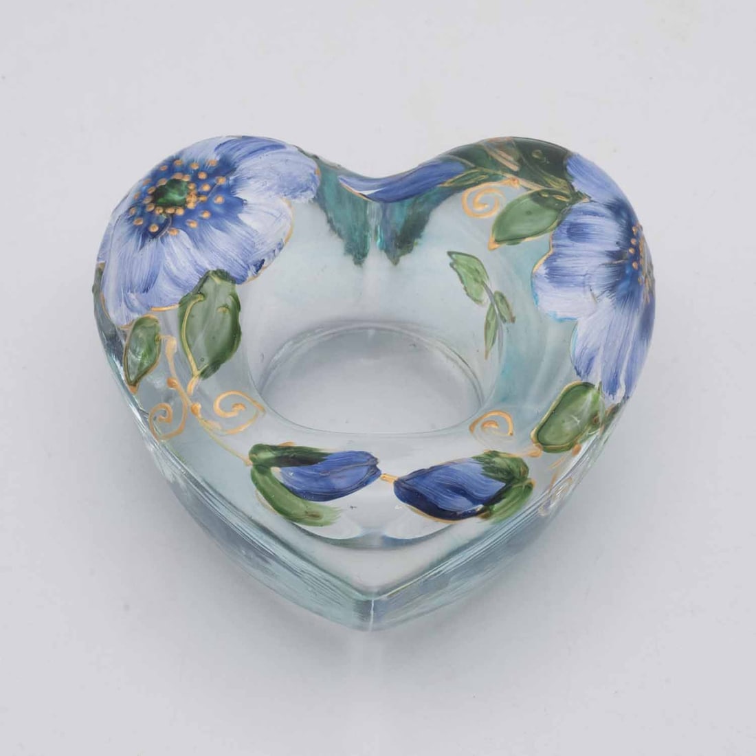 Vintage Art Glass Heart Shaped Candle Holder: Medium: Art Glass Size: 4x3.6x1.8 inches Age/Detail: Vintage Condition: great overall, check photo for condition reference. Provenance: Collection from Estate in Williamsburg LiveShipping is NOT a par