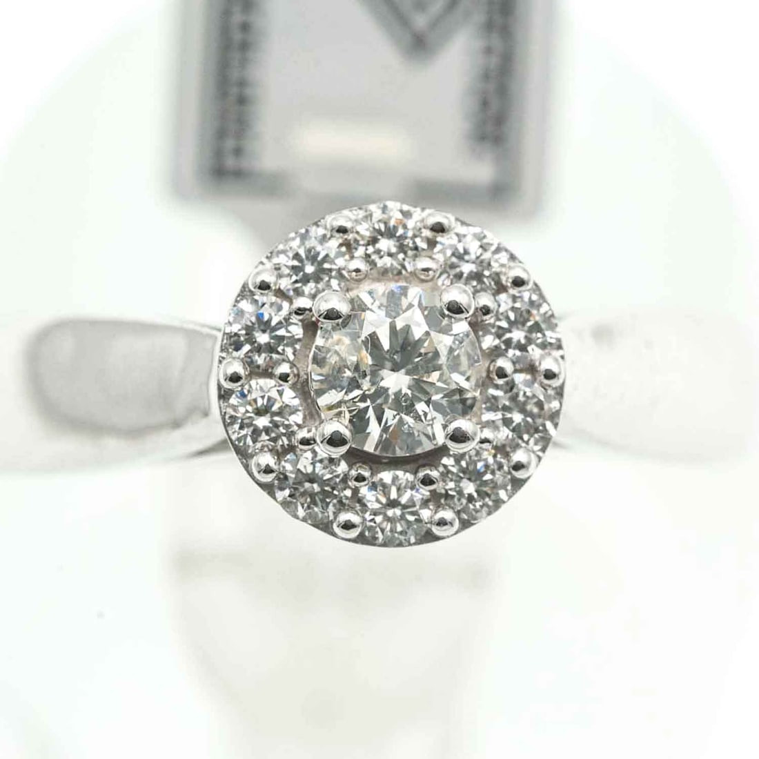 14K White Gold Diamond Engagement Ring With Certificate