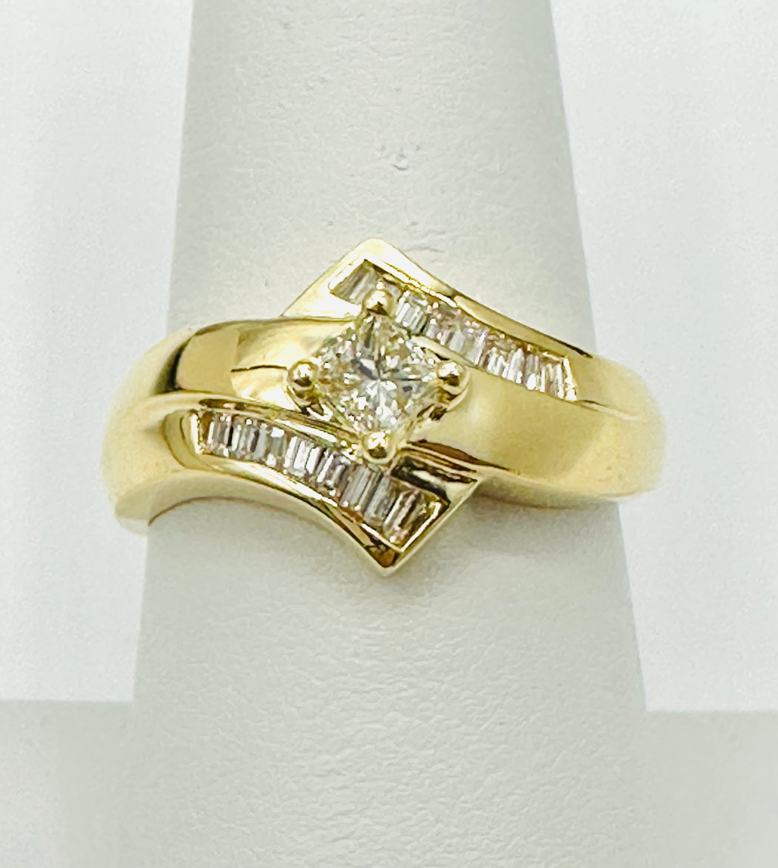 Natural Diamond Ring,14KT Yellow Gold # 2541: # 2541 Natural Diamond Ring,14KT Yellow Gold Princess and baguette diamond 0.50 carat(t.w.) Ring Weight: 6.90 grams(t.w.) Ring Size: 7.75