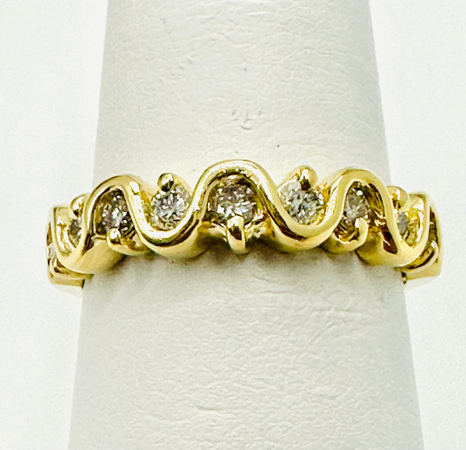Natural Diamond Ring,14KT Yellow Gold # 2592: # 2592 Natural Diamond Ring,14KT Yellow Gold 10 pieces diamond 0.50 carat(t.w.) Ring Weight: 3.40 grams(t.w.) Ring Size: 6.75
