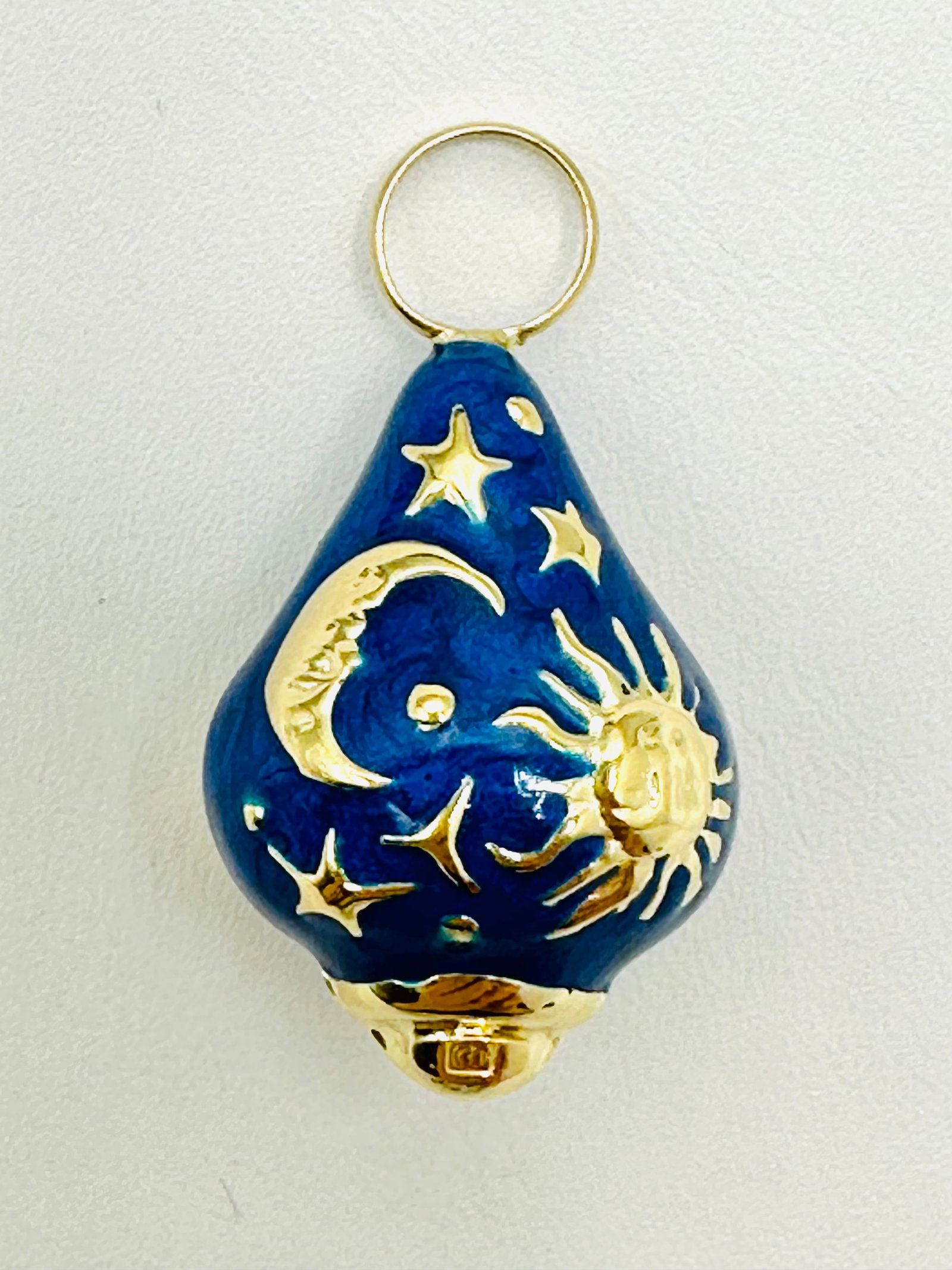 18KT Yellow Gold,Enamel Puff Charm # 2748 (1 of 4)