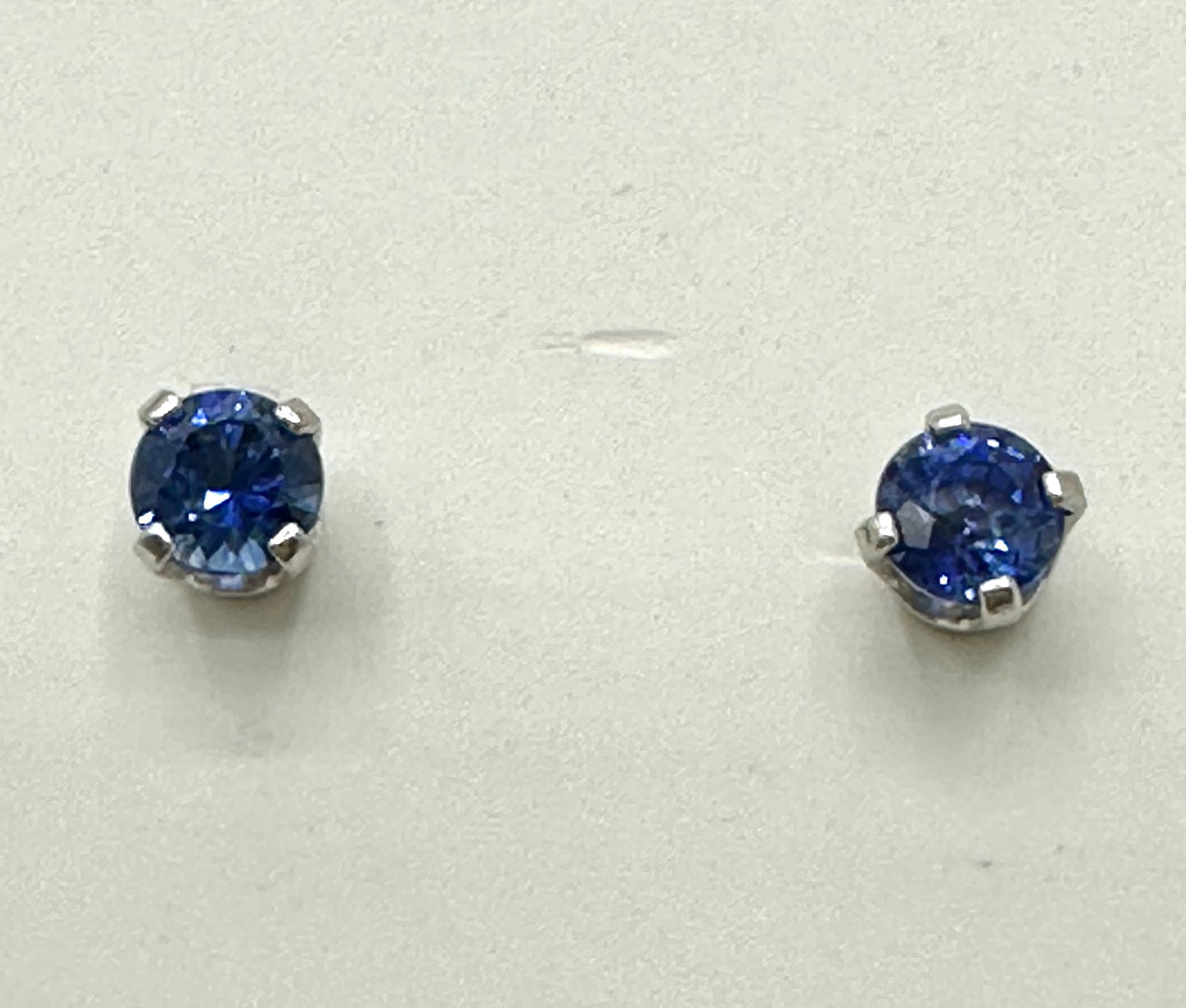 14KT White Gold,Pair of Natural Sapphire studs Earrings # 2795 (1 of 4)