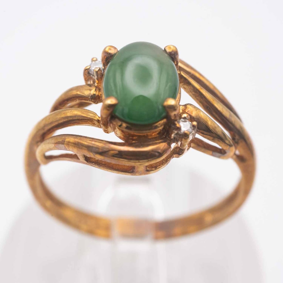 14K Gold Natural Glassy Green Jadeite Ring: Medium: Natural Glassy Green Jadeite Size: US6.5, 2.8 gram Age/Detail: 14K Gold Condition: great overall, check photo for condition reference. Provenance: Collection from Estate in Tribecca Please vie