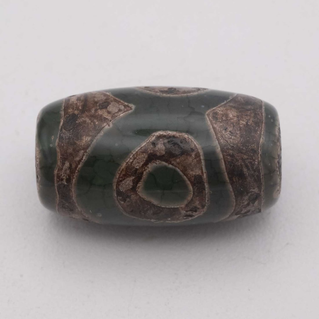 Vintage Chinese Tibetan Green Agate Eye Dzi Bead: Medium: Green Agate Size: 1.1x0.6 inches Age/Detail: Vintage Chinese Tibetan Condition: great overall, check photo for condition reference. Provenance: Please view all the photos as they are part of t