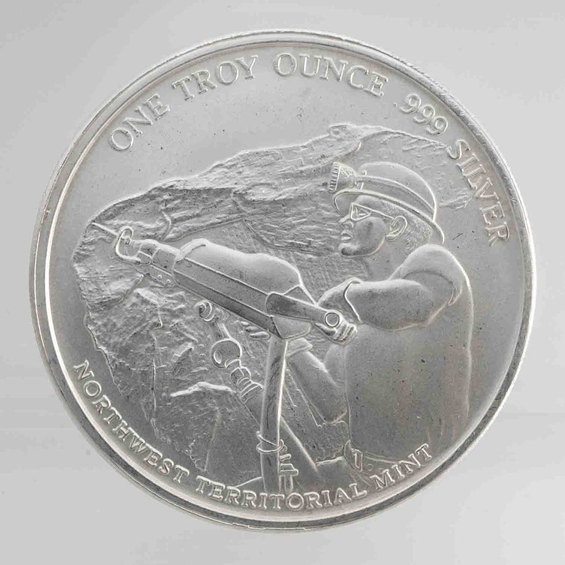 Vintage Pan American Miner 1oz Silver Round: MLC01423 Provenance: Acquired from reputable coin dealers. Subject: Pan American Miner 1oz Silver Round Medium: 999 SIlver Year: Vintage Condition: MS Note: Any condition statement is given as an opin