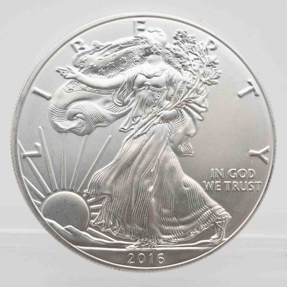2016 American Silver Eagle 1oz SIlver Coin: MLC01093 Subject: American Silver Eagle 1oz SIlver Coin Medium: 999 Silver Year: 2016 Condition: MS Note: Any condition statement is given as an opinion and should not be treated as a statement of fac