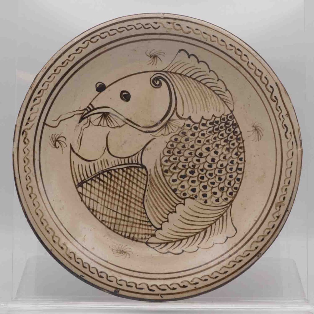 Early 20th Century American Folk Art Porcelain Fish Motif Plate: Medium: Porcelain Size: 8x8x1.2 inches Age/Detail: Early 20th Century American Folk Art Condition: great overall, check photo for condition reference. Provenance: Collection from Estate in Williamsbur
