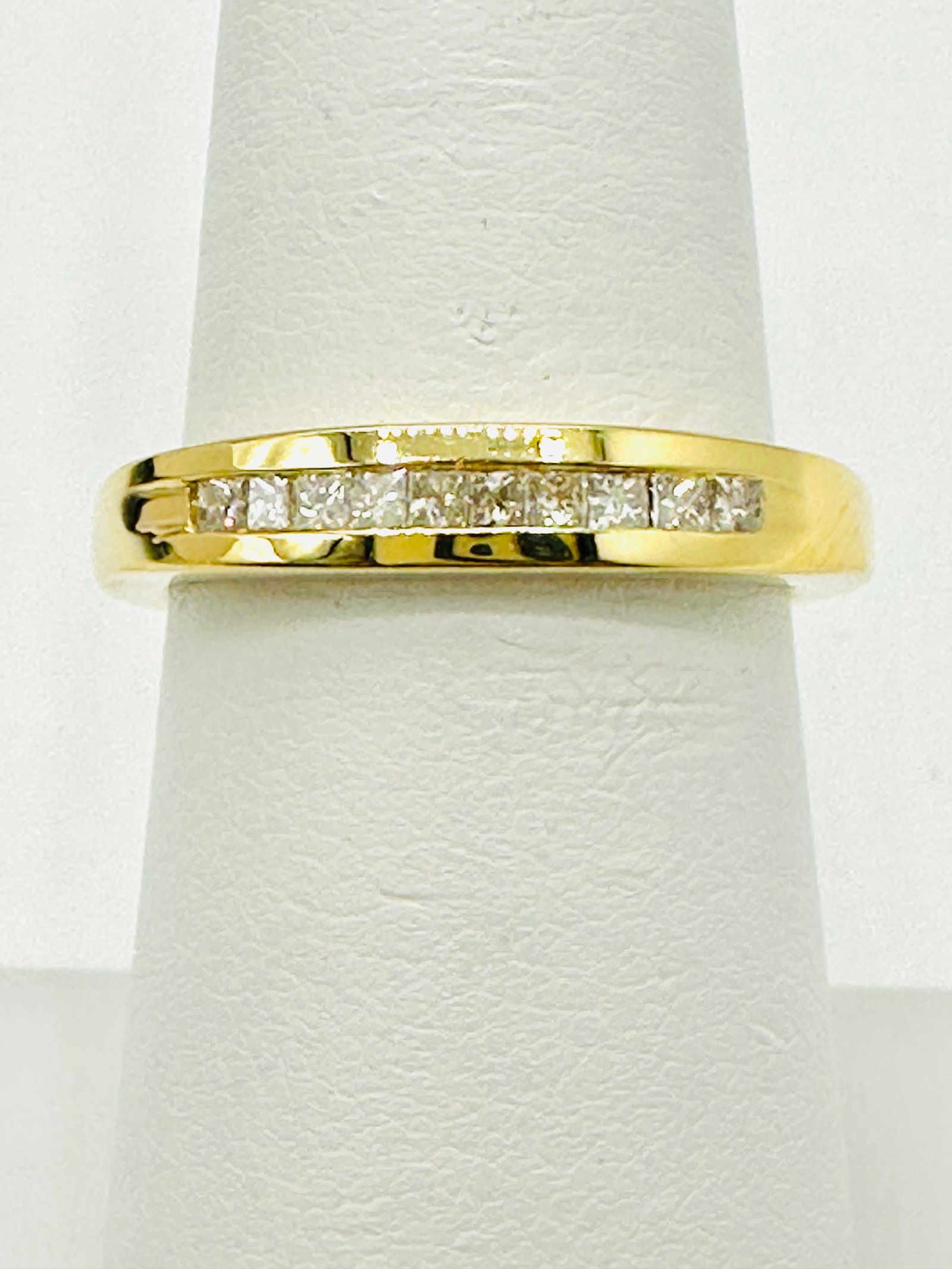Natural Diamond Band, 14KT Yellow Gold # 2695: # 2695 Natural Diamond Band, 14KT Yellow Gold 10 pieces princess diamond 0.25 carat(t.w.) Ring Weight: 3.90 grams(t.w.) Ring Size: 6.75