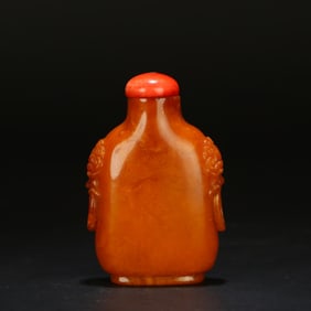 A Beeswax Snuff Bottle